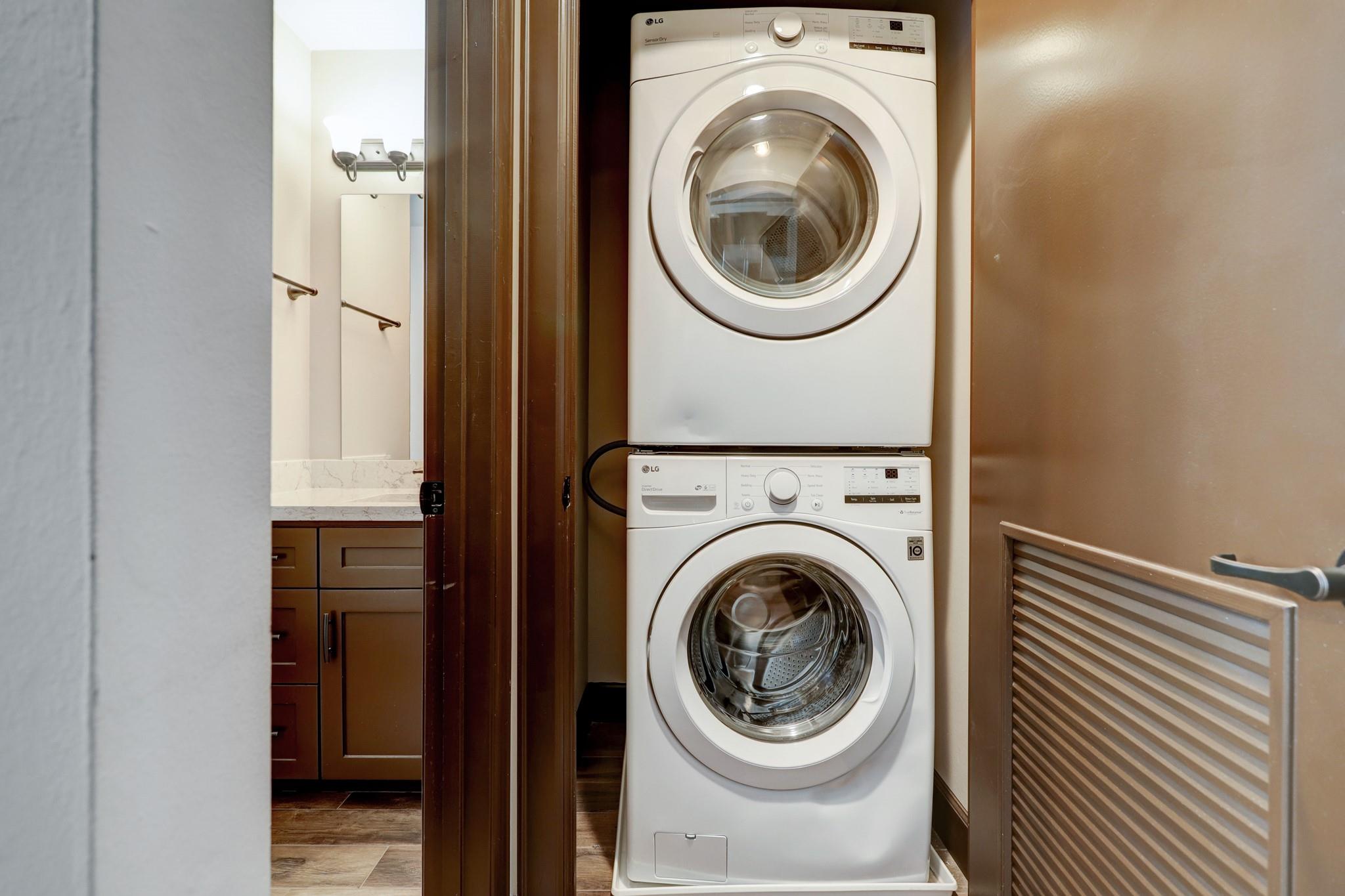 8715 Meadowcroft Drive # 901