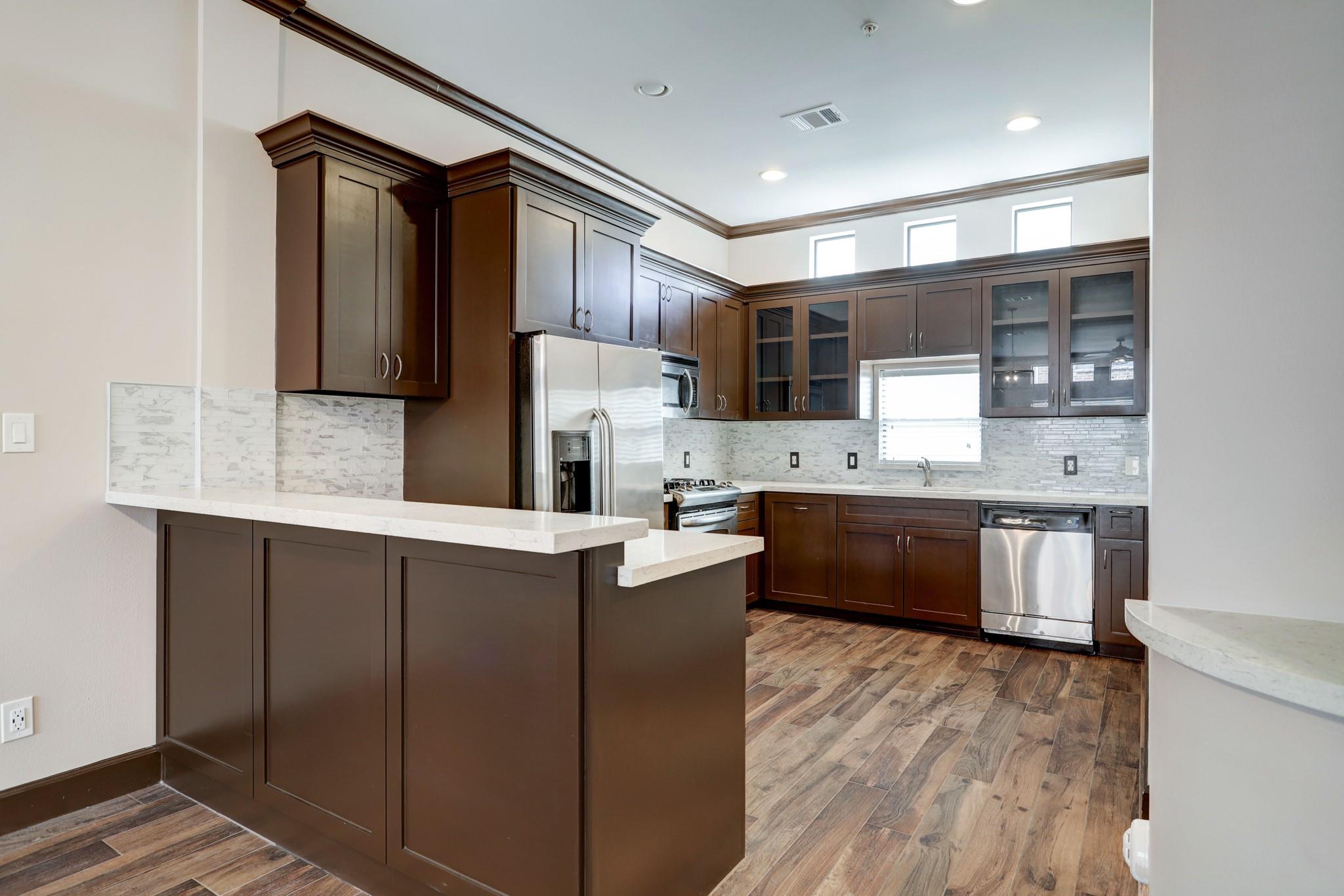 8715 Meadowcroft Drive # 901