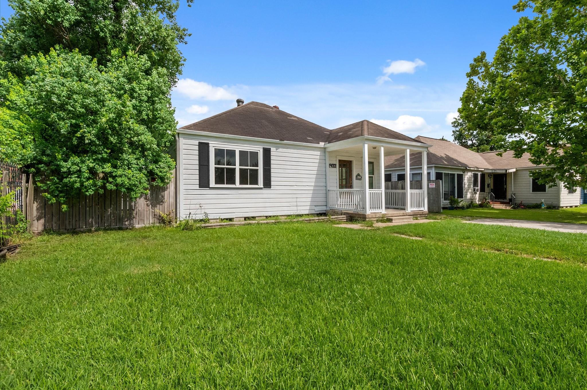1922 Des Jardines Street