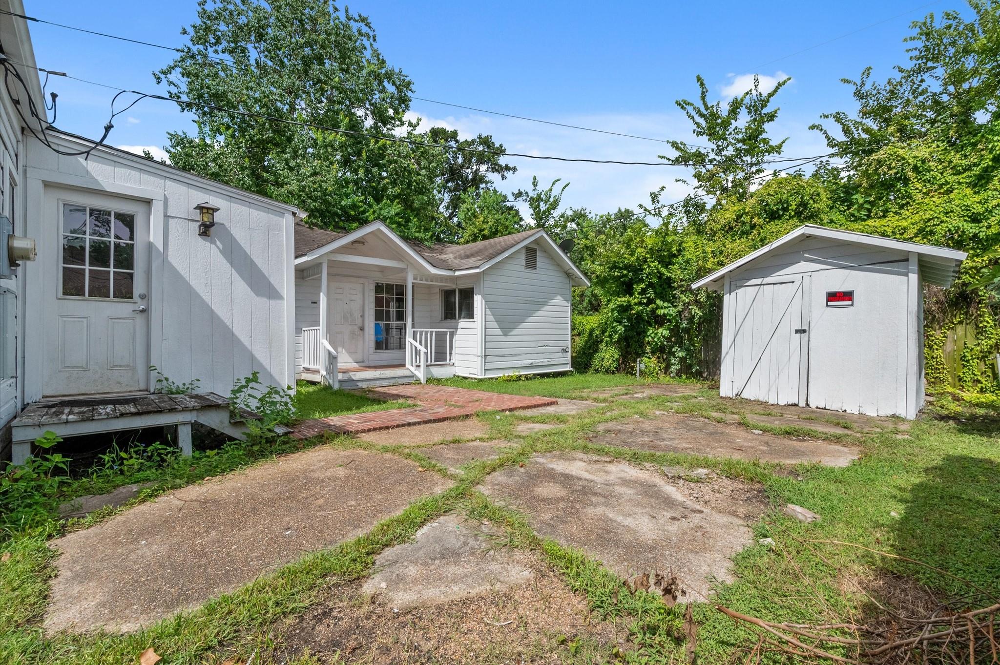1922 Des Jardines Street