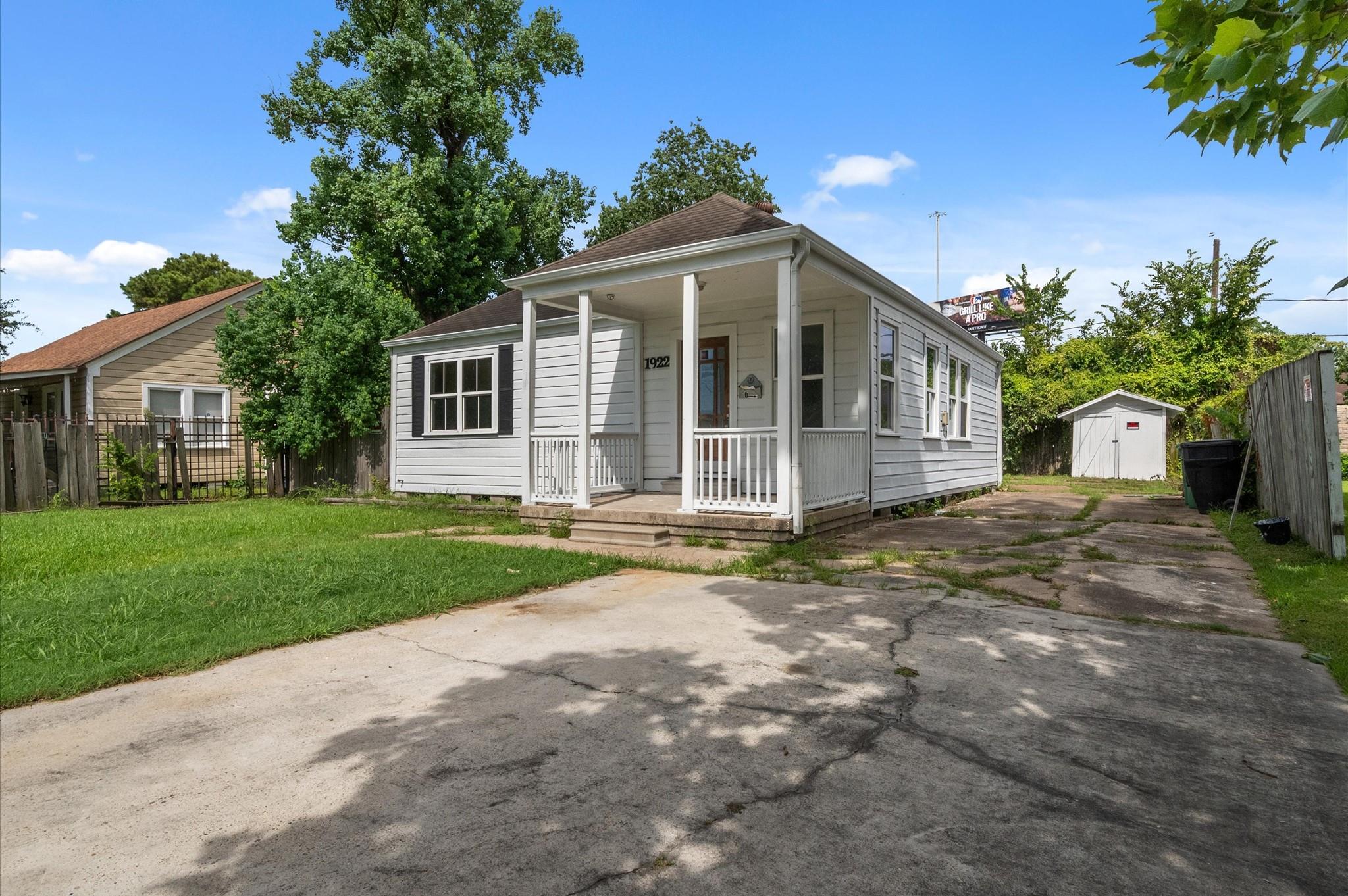 1922 Des Jardines Street