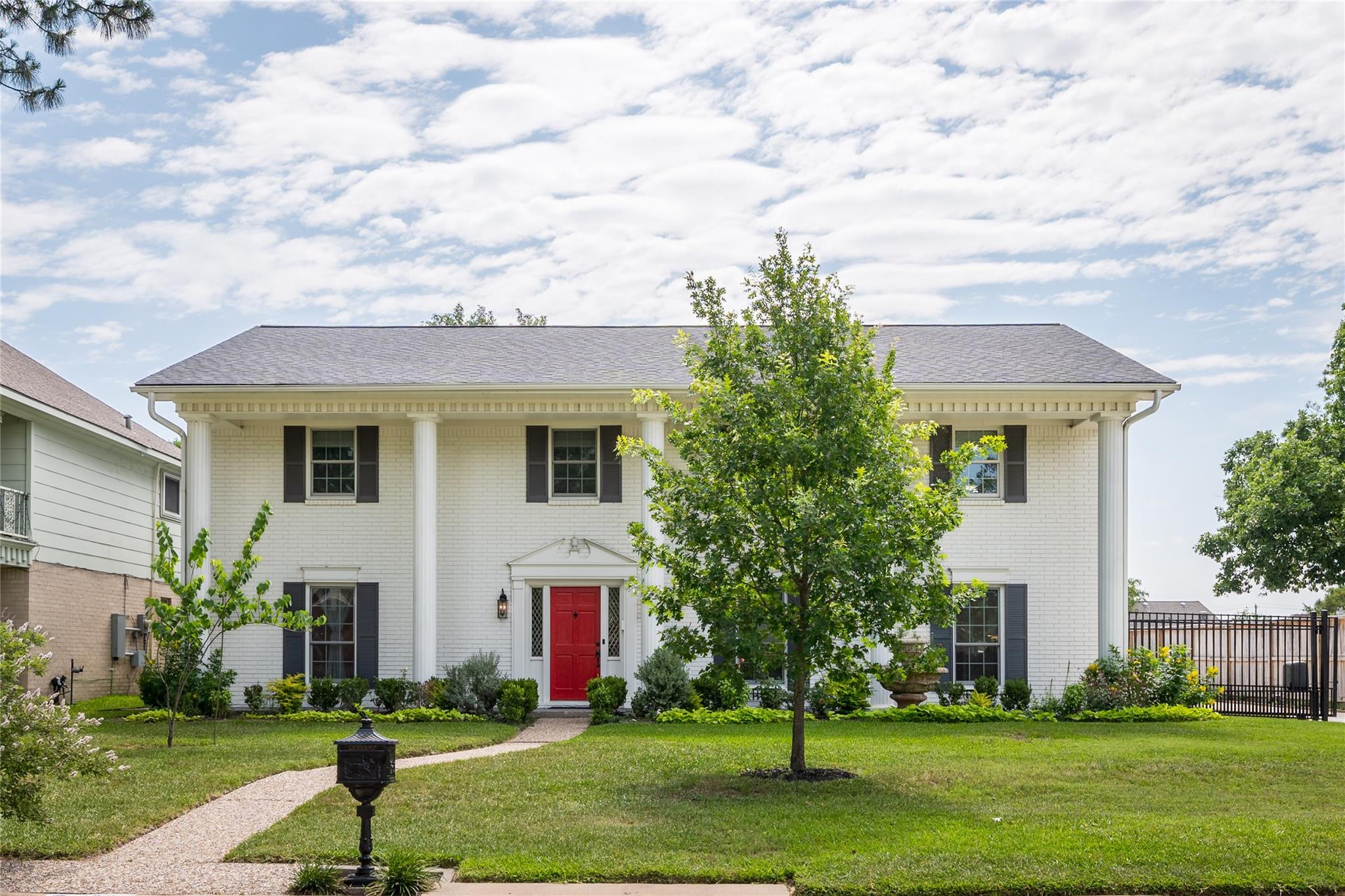 2802 Bernadette Lane