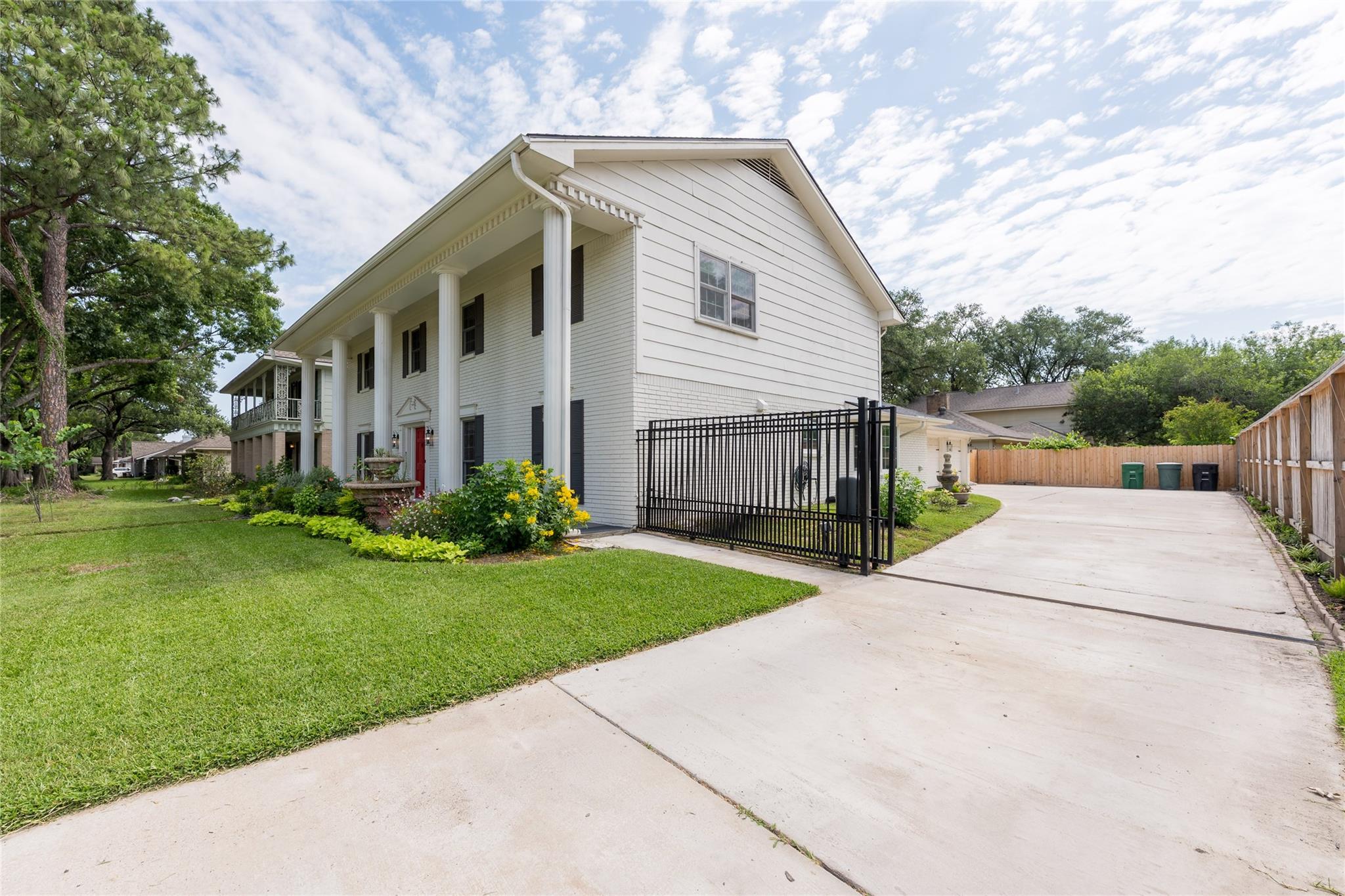 2802 Bernadette Lane
