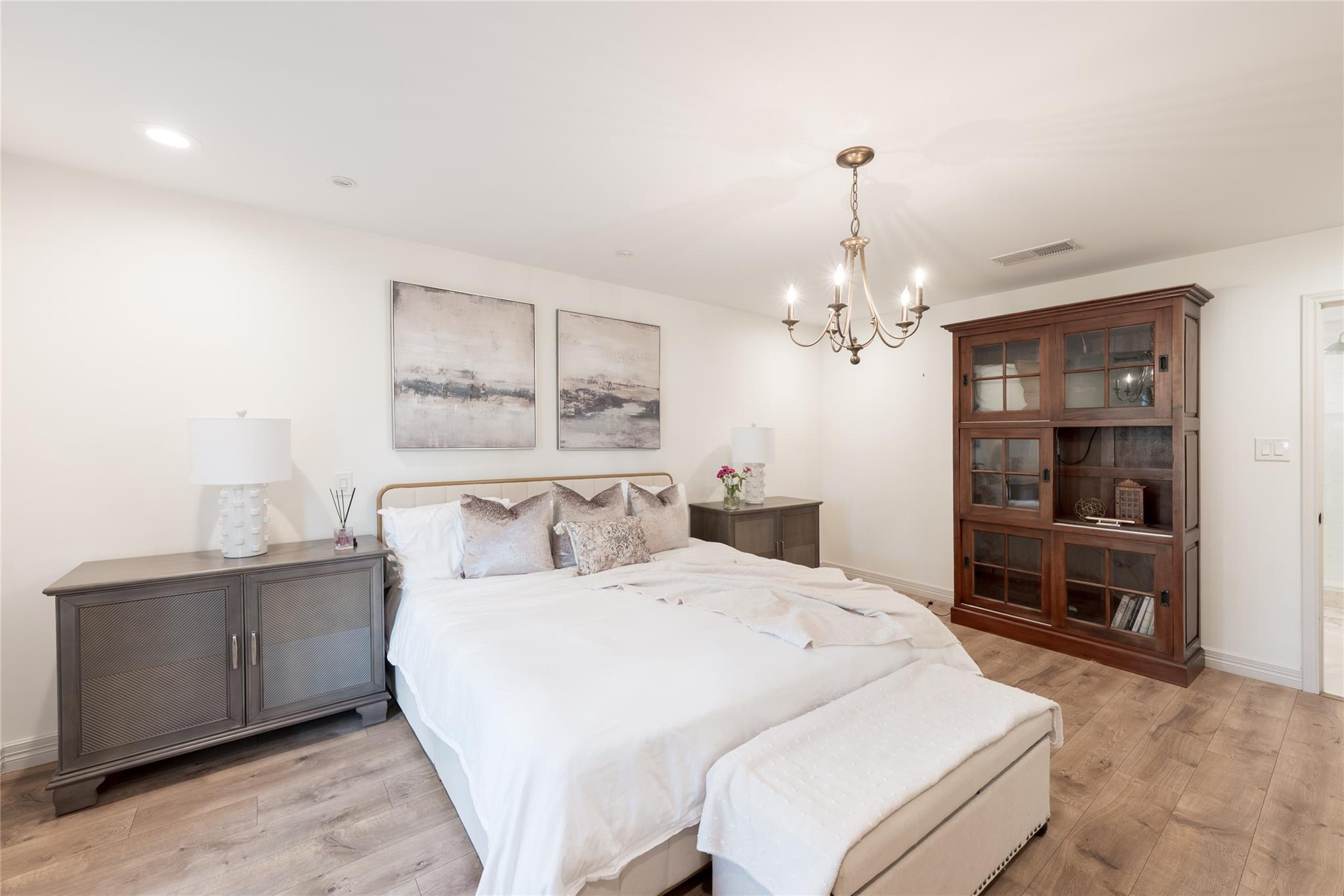 2802 Bernadette Lane