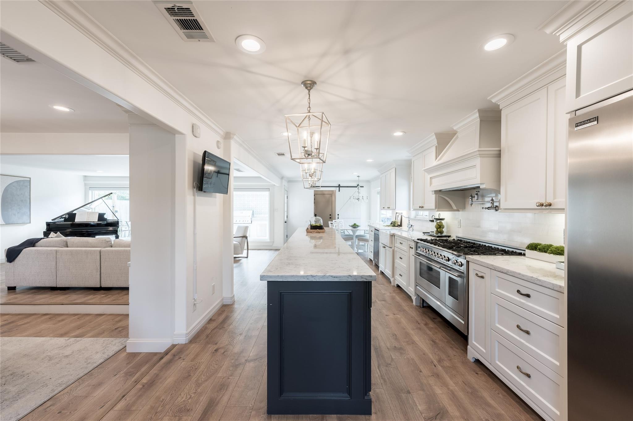 2802 Bernadette Lane