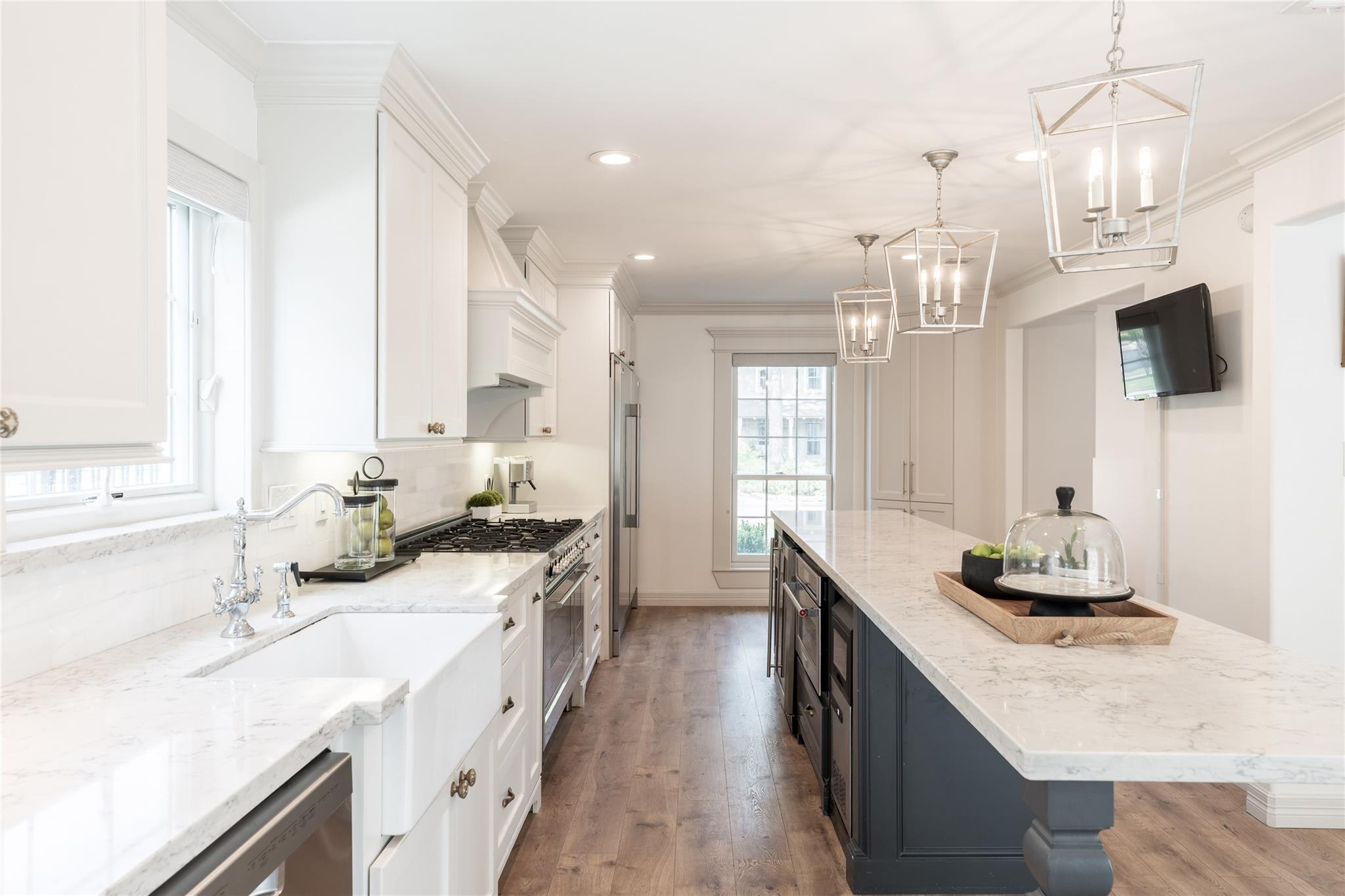 2802 Bernadette Lane