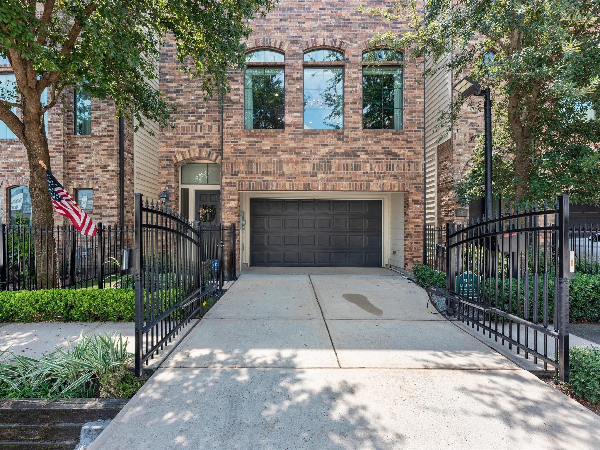 5005 Lillian Street