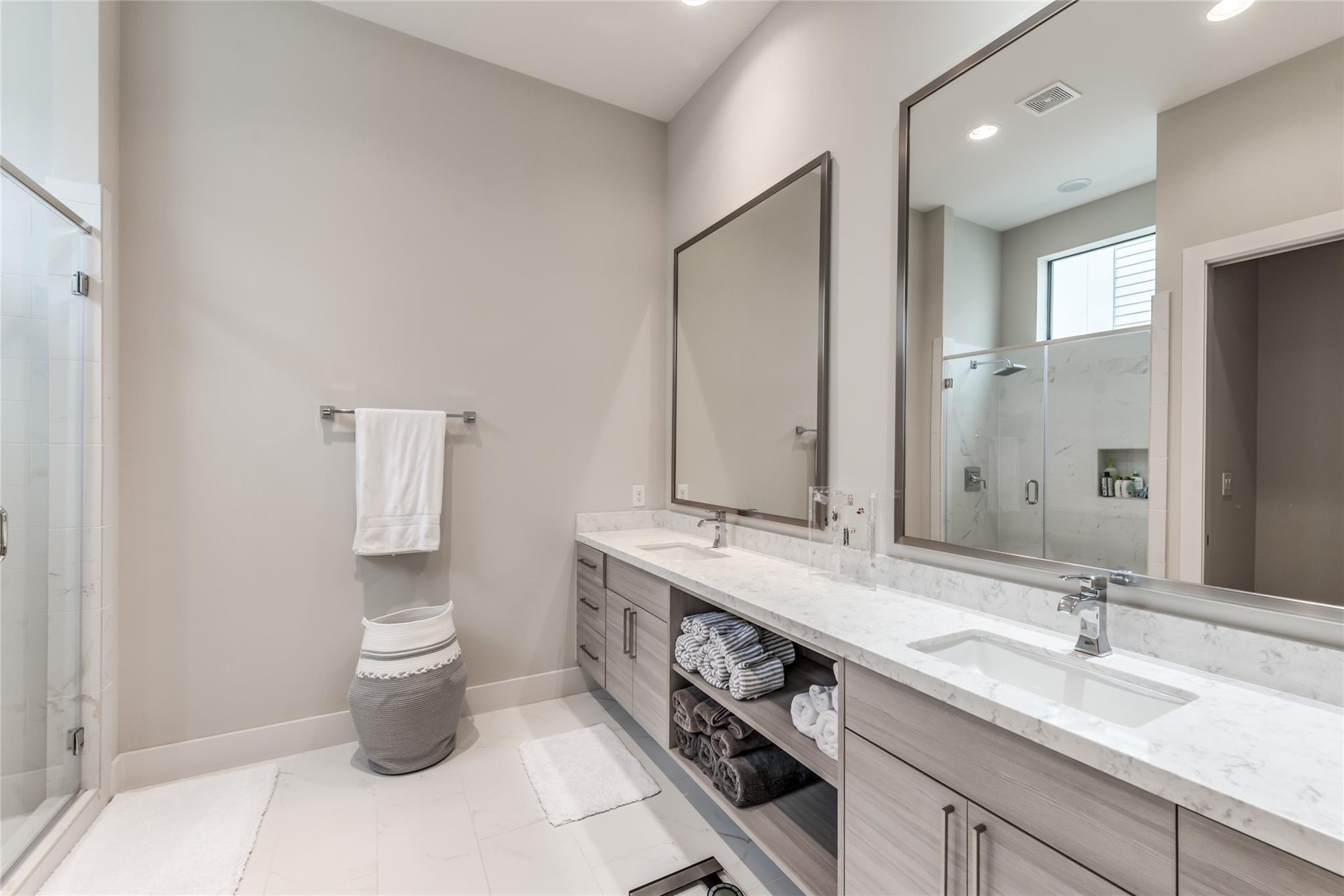 1004 California Street # 402