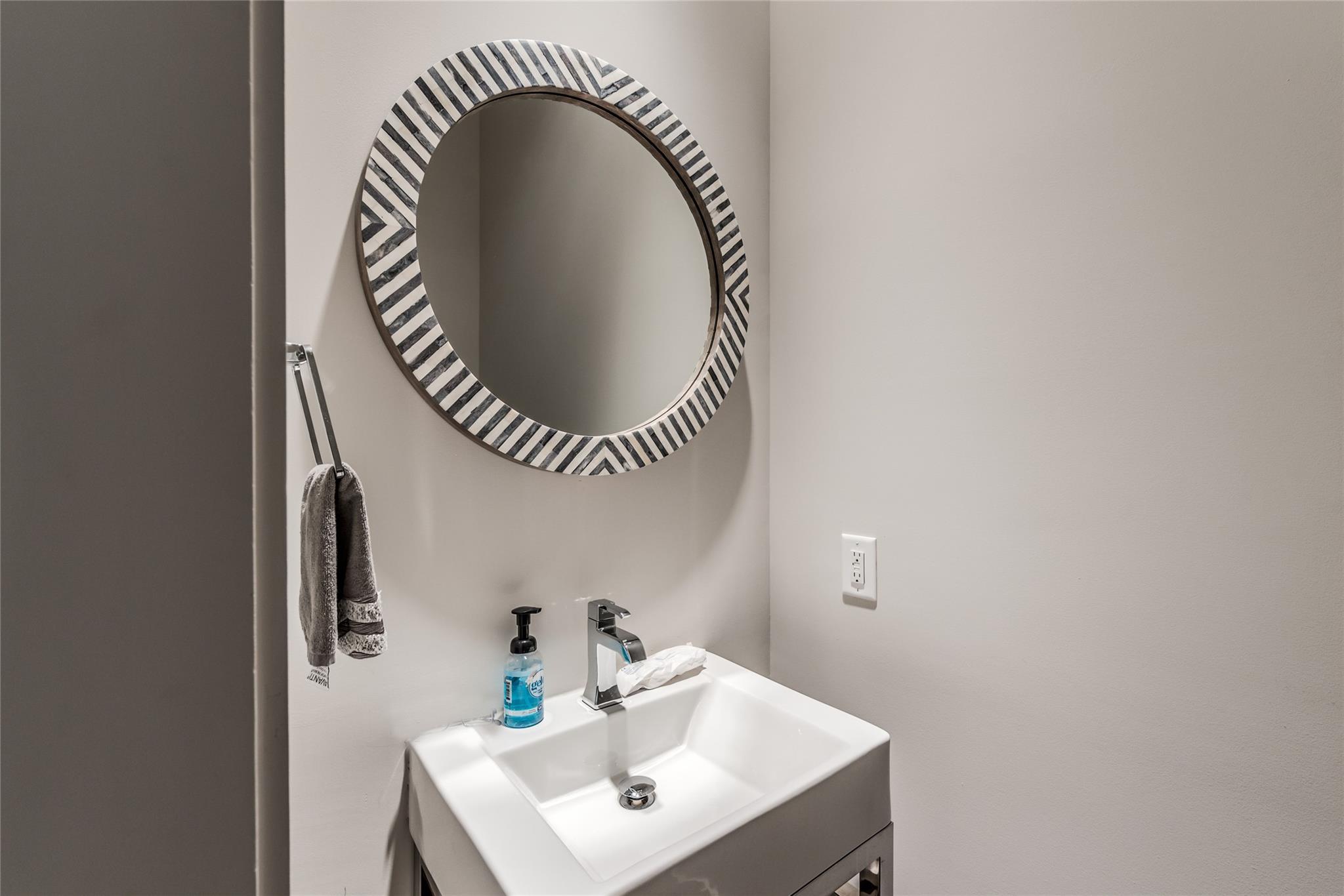 1004 California Street # 402