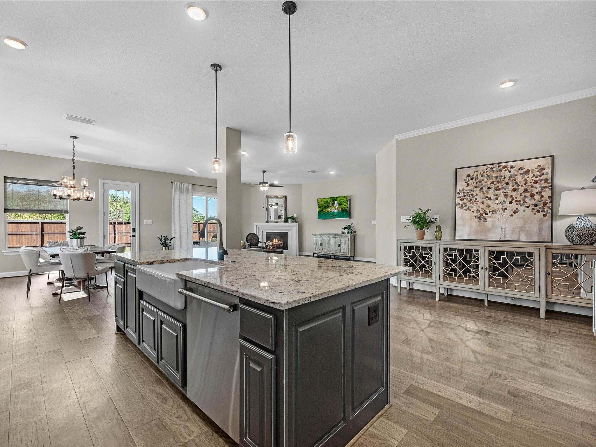 3103 Honeysuckle Way