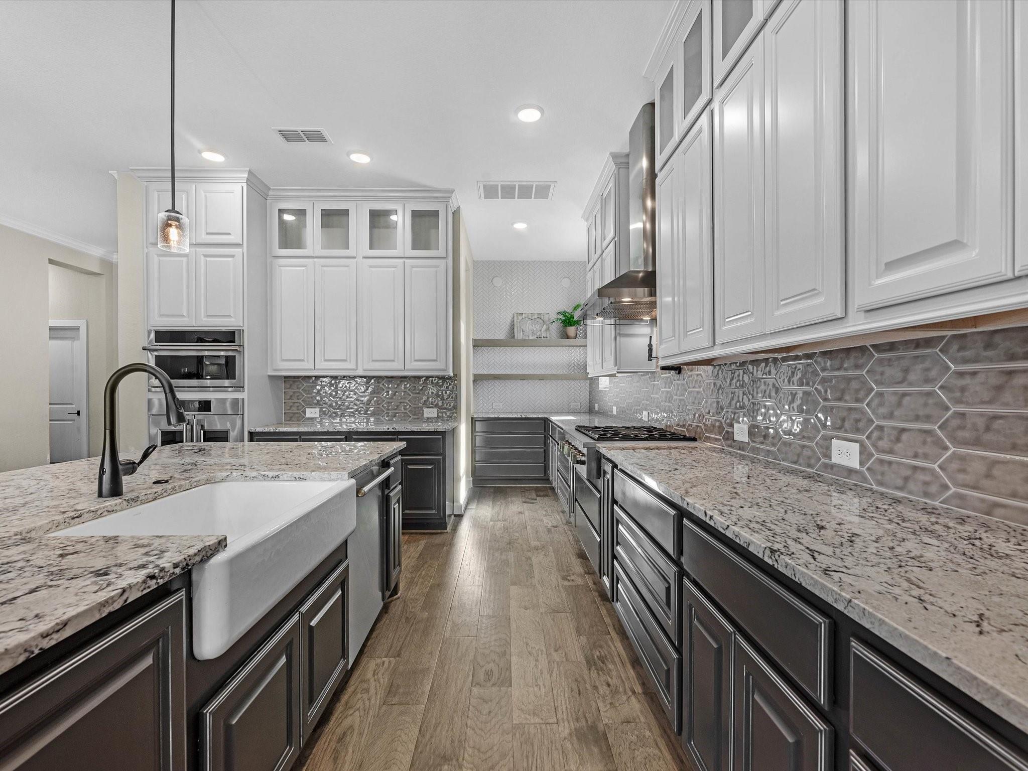 3103 Honeysuckle Way