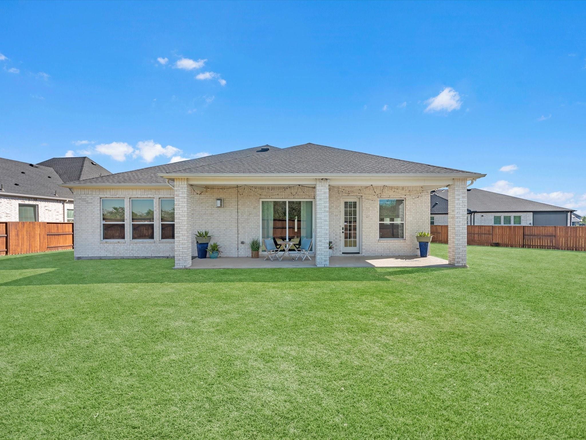 3103 Honeysuckle Way