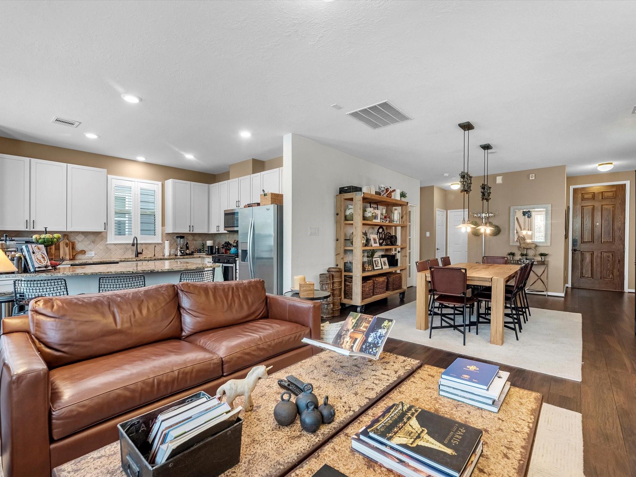 8924 Hollister Commons Lane