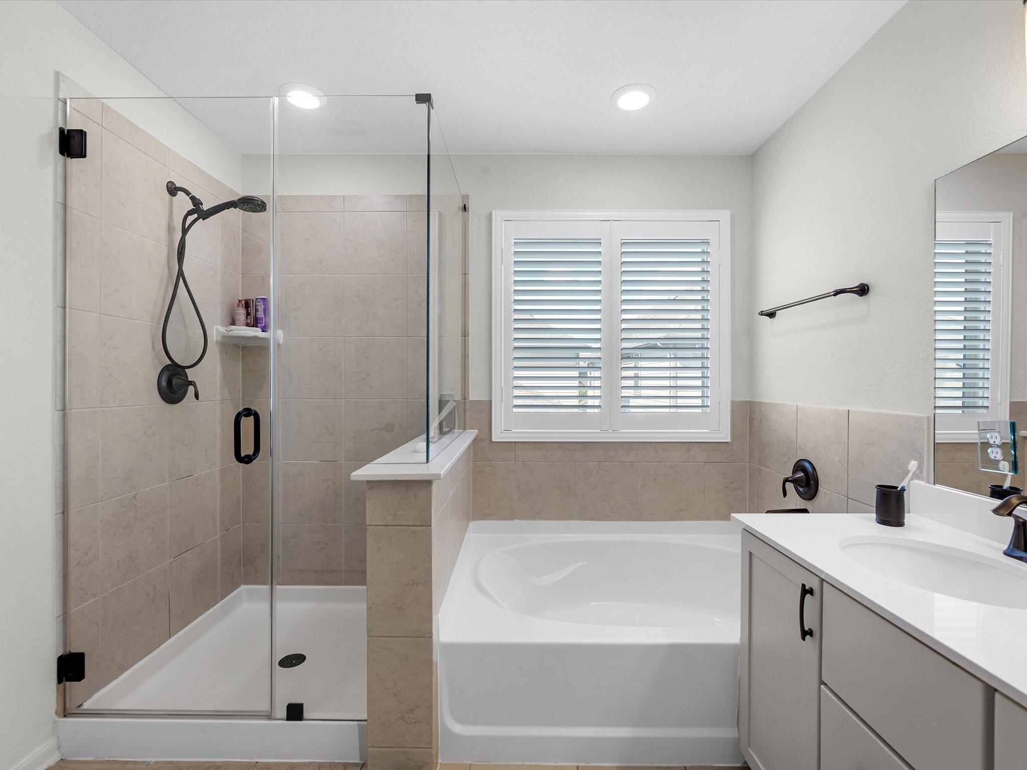 8924 Hollister Commons Lane