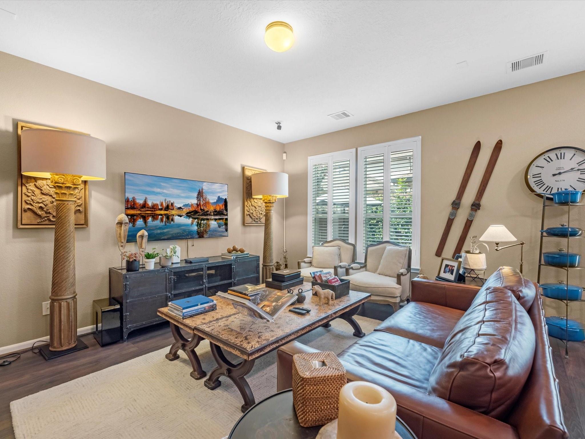 8924 Hollister Commons Lane