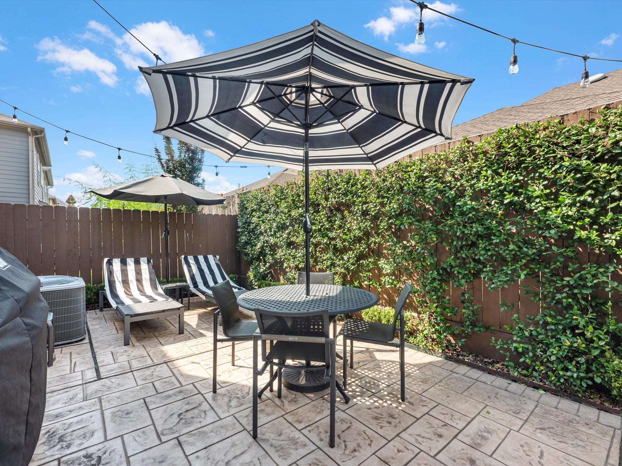 8924 Hollister Commons Lane