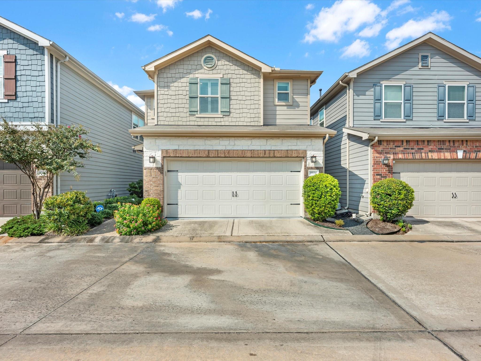 8924 Hollister Commons Lane