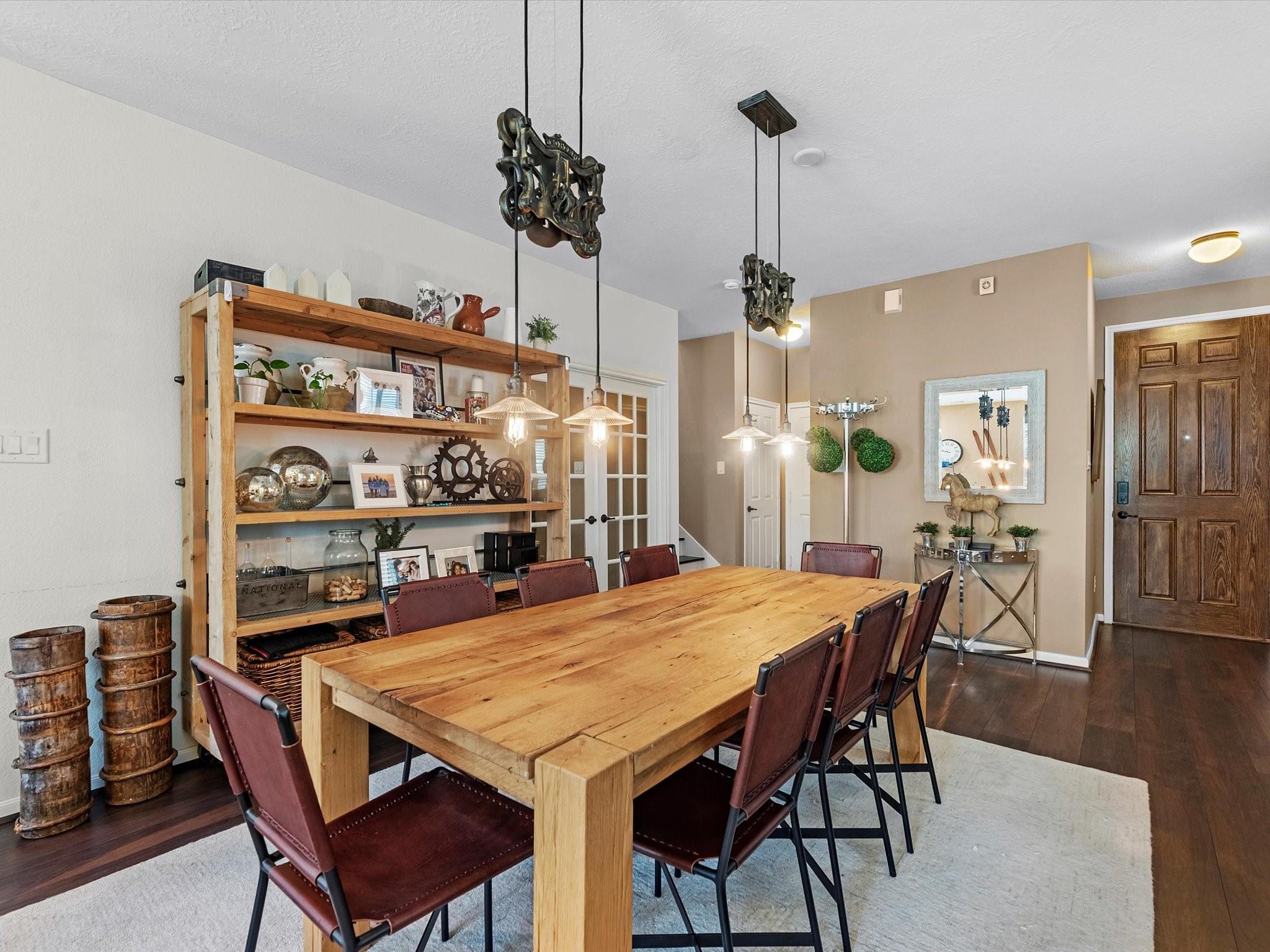 8924 Hollister Commons Lane