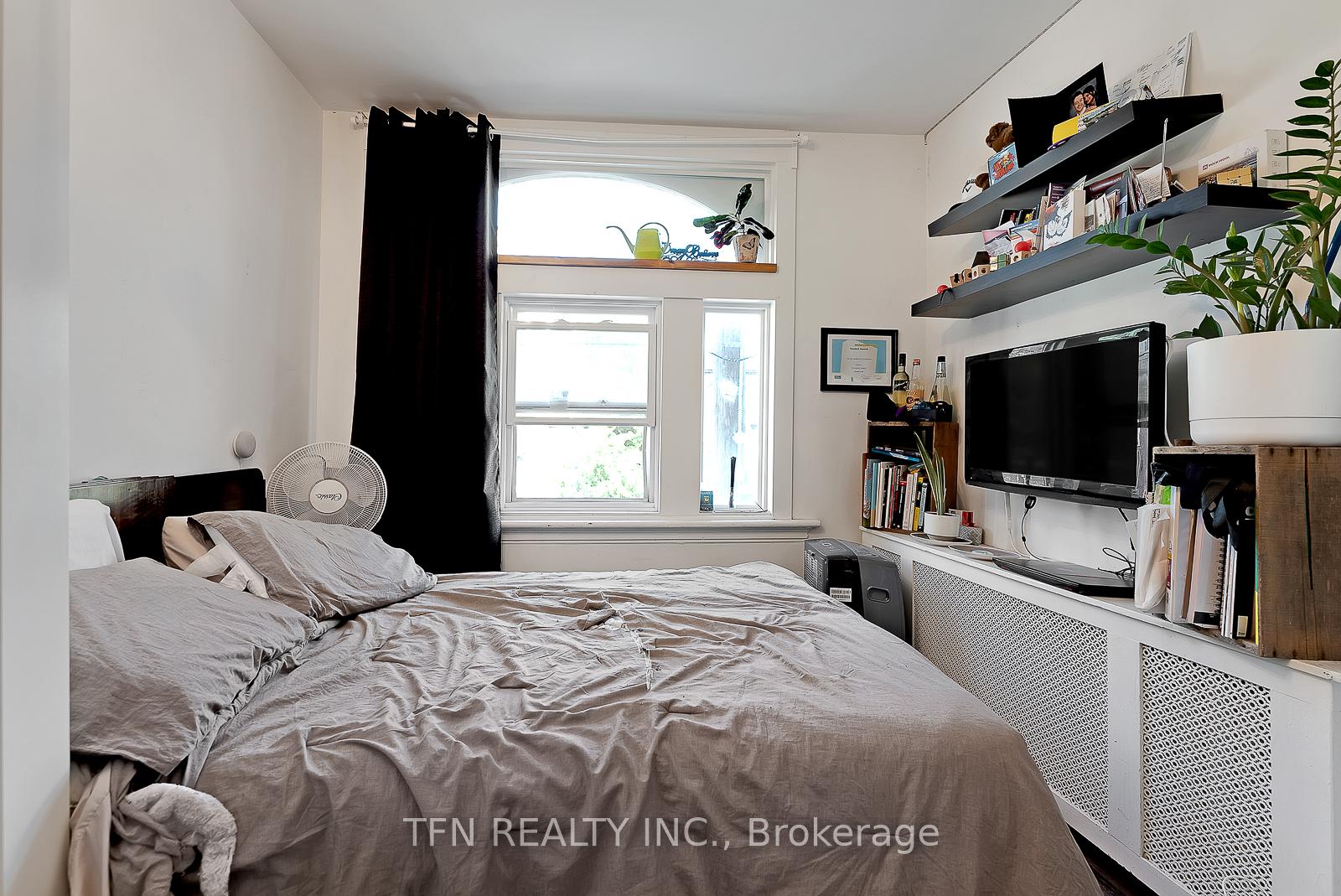 237 Gerrard Street, Toronto