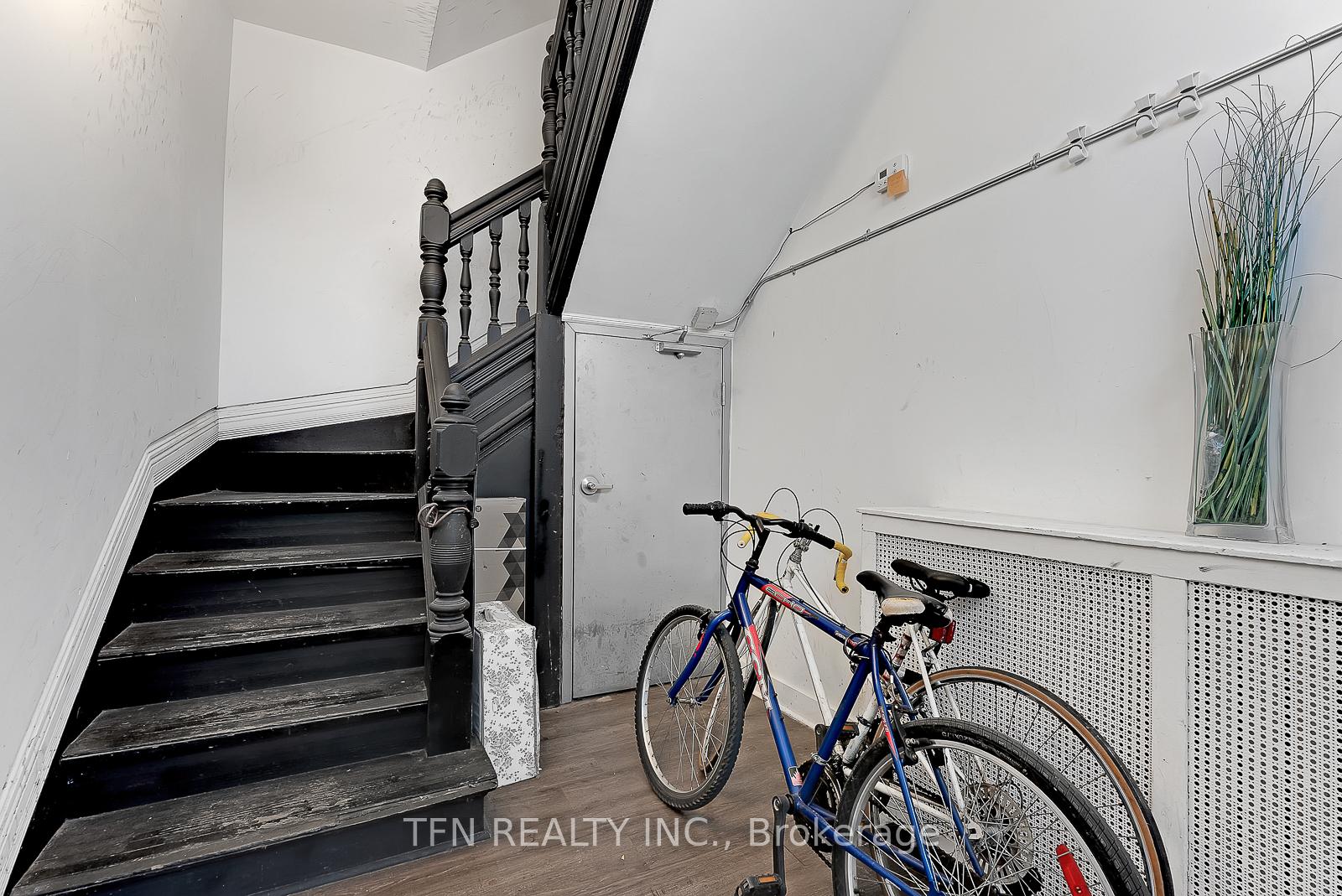 237 Gerrard Street, Toronto