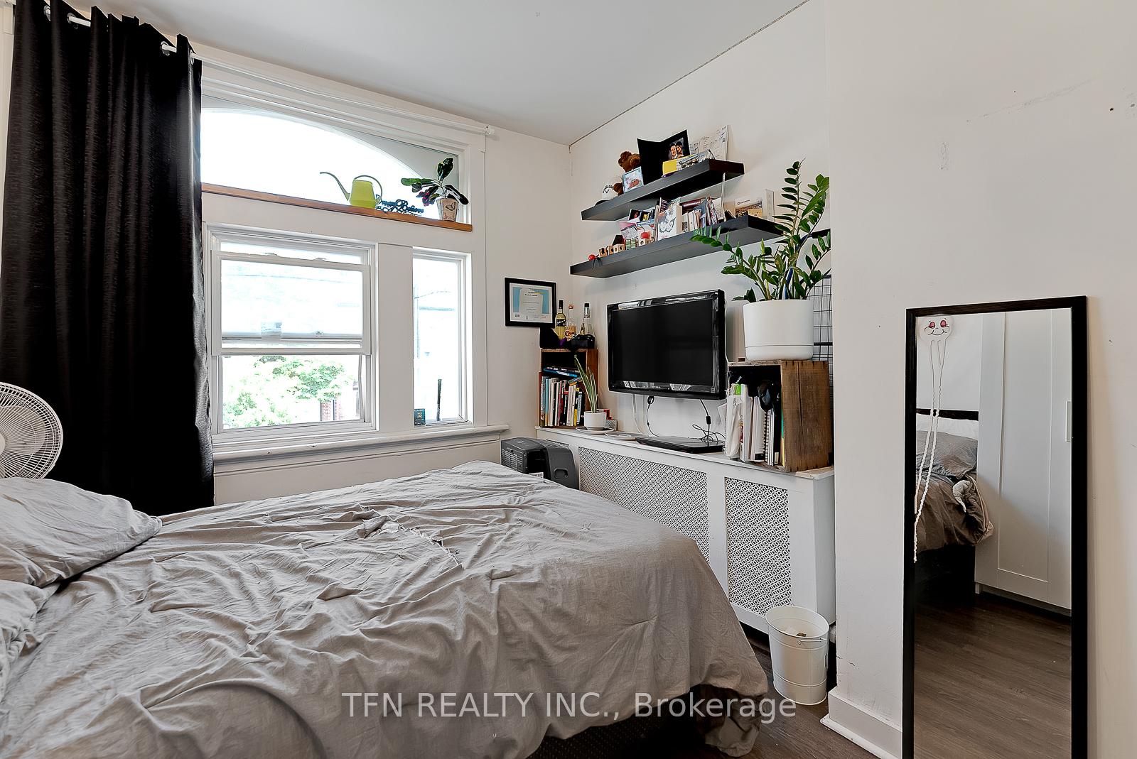 237 Gerrard Street, Toronto