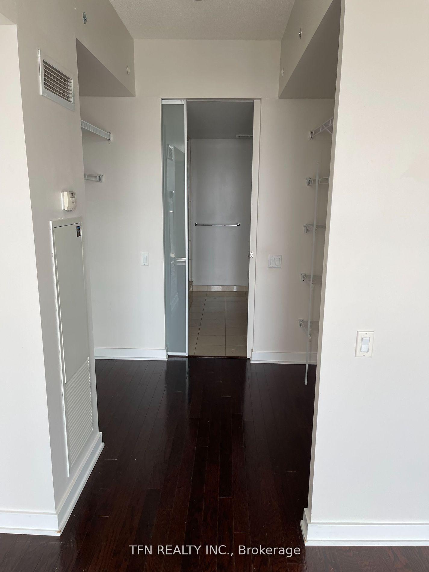 33 Charles Street E 3805