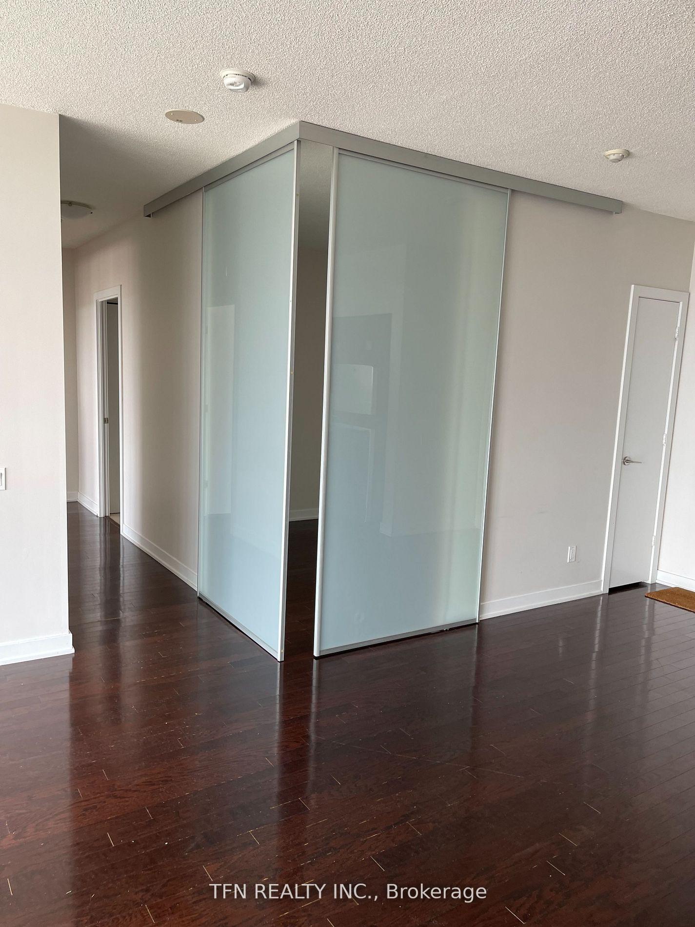 33 Charles Street E 3805