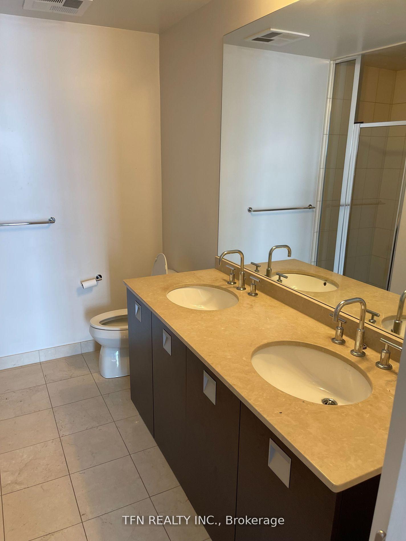 33 Charles Street E 3805