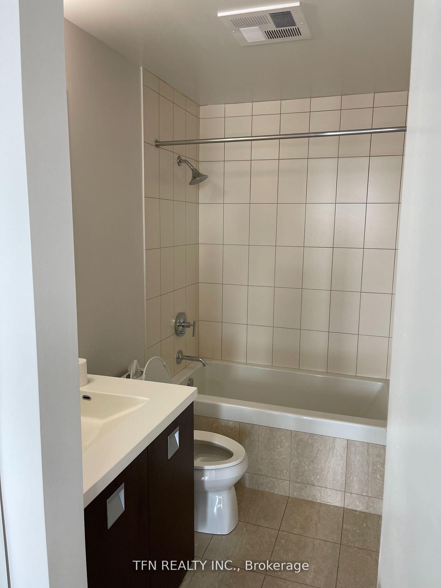 33 Charles Street E 3805