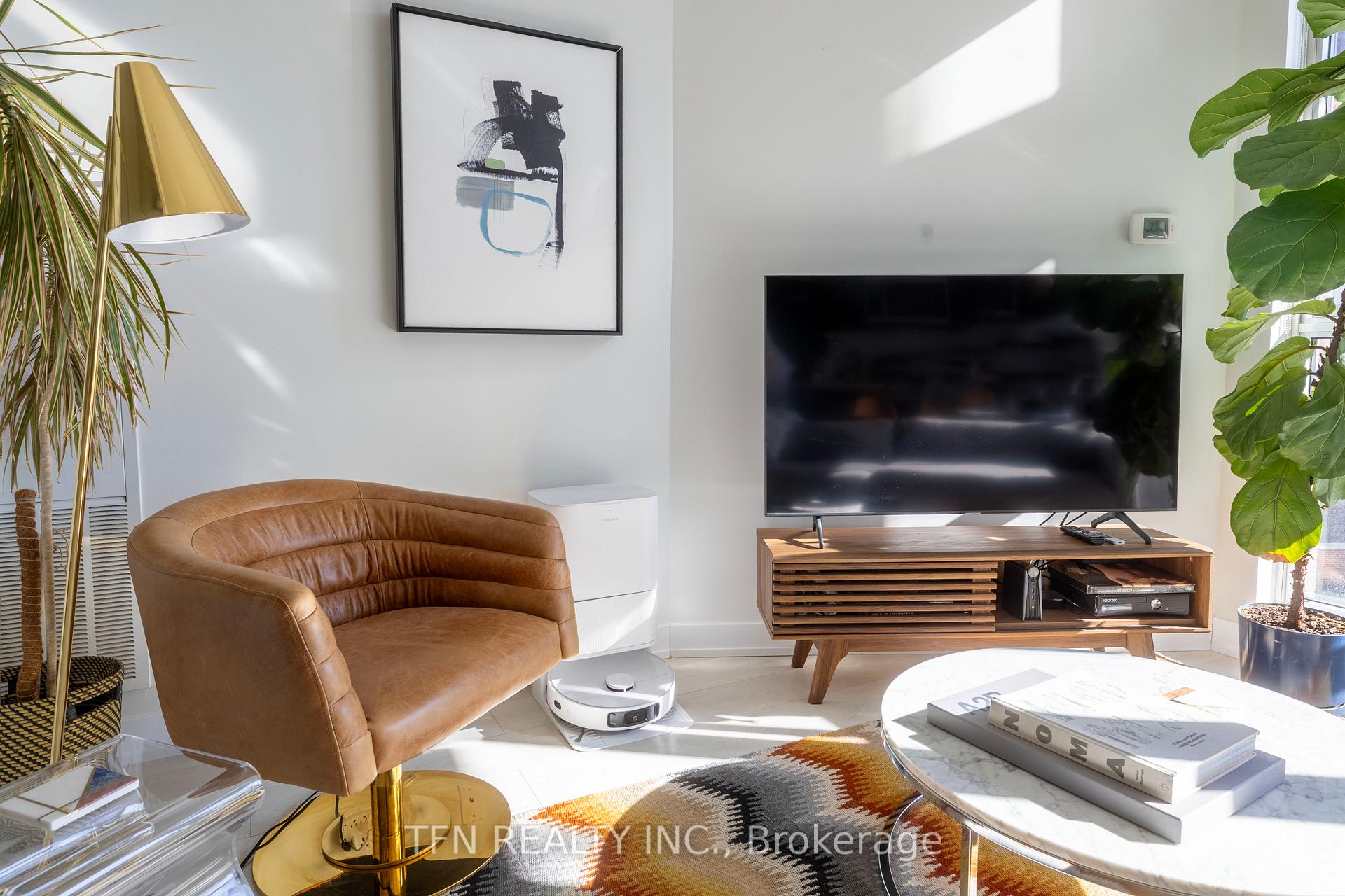 50 Bruyeres Mews 726
