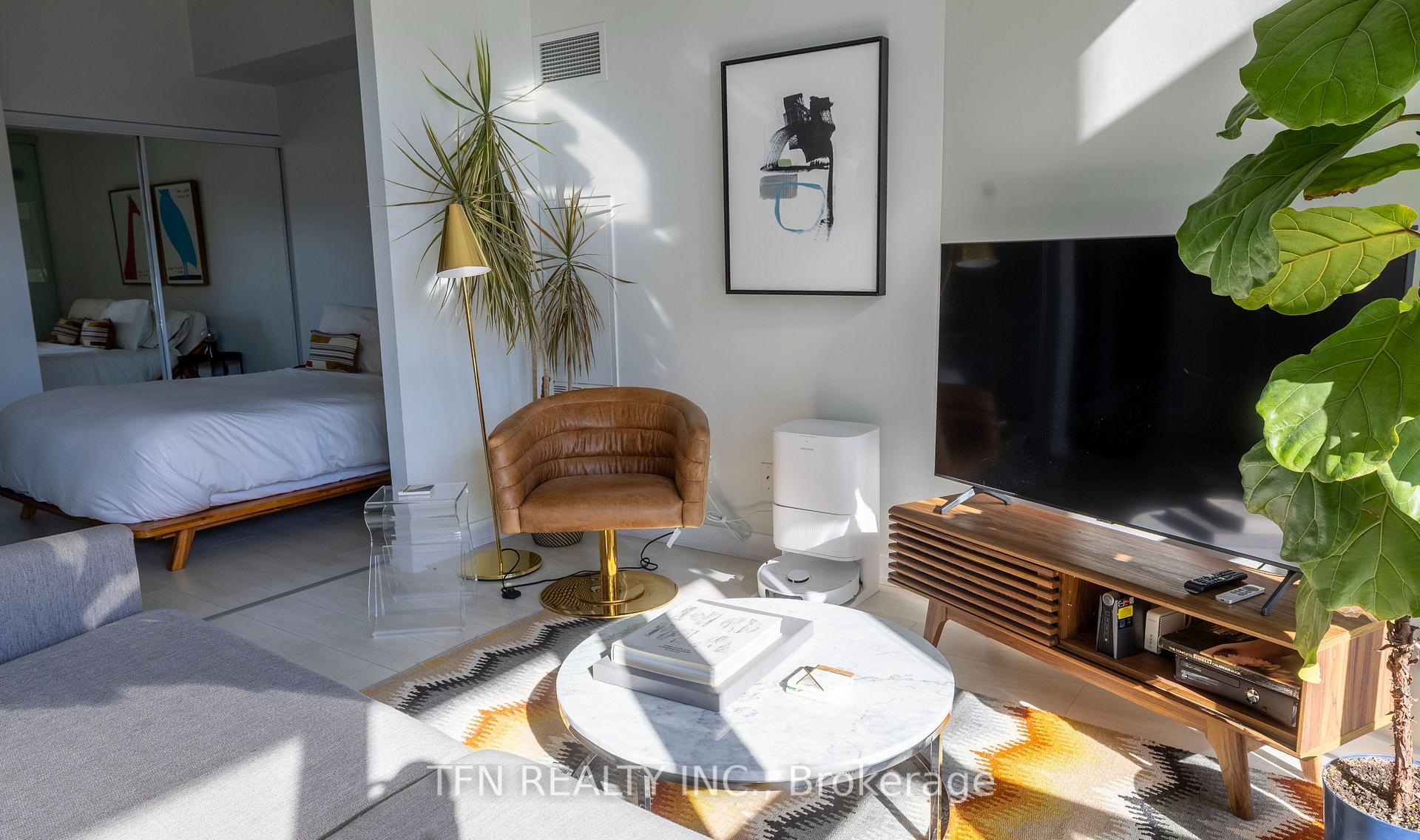 50 Bruyeres Mews 726