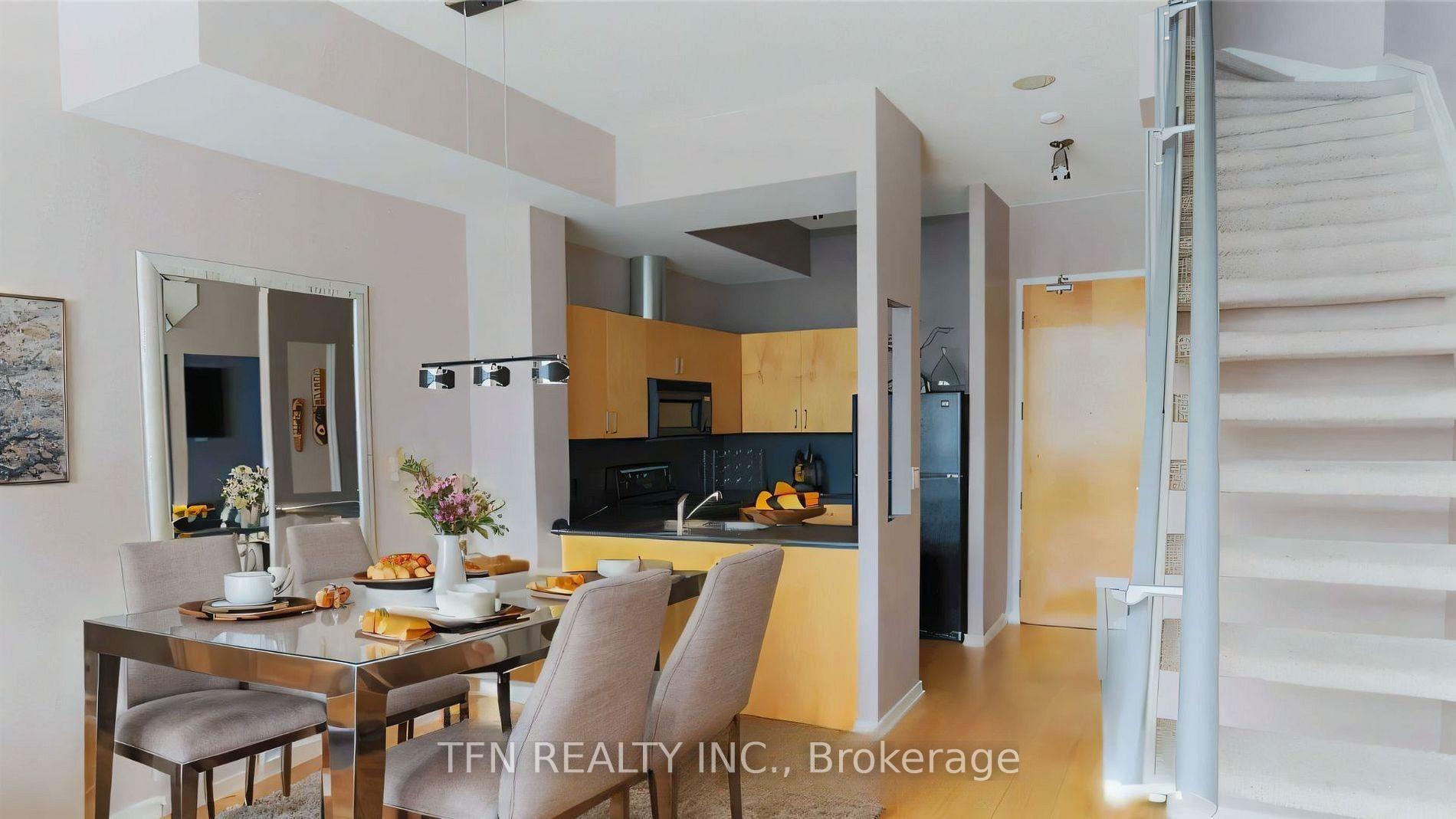 388 Richmond Street W 704, Toronto Unit: 704