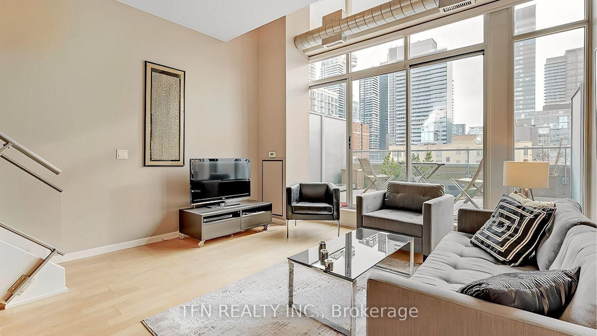 388 Richmond Street W 704, Toronto Unit: 704
