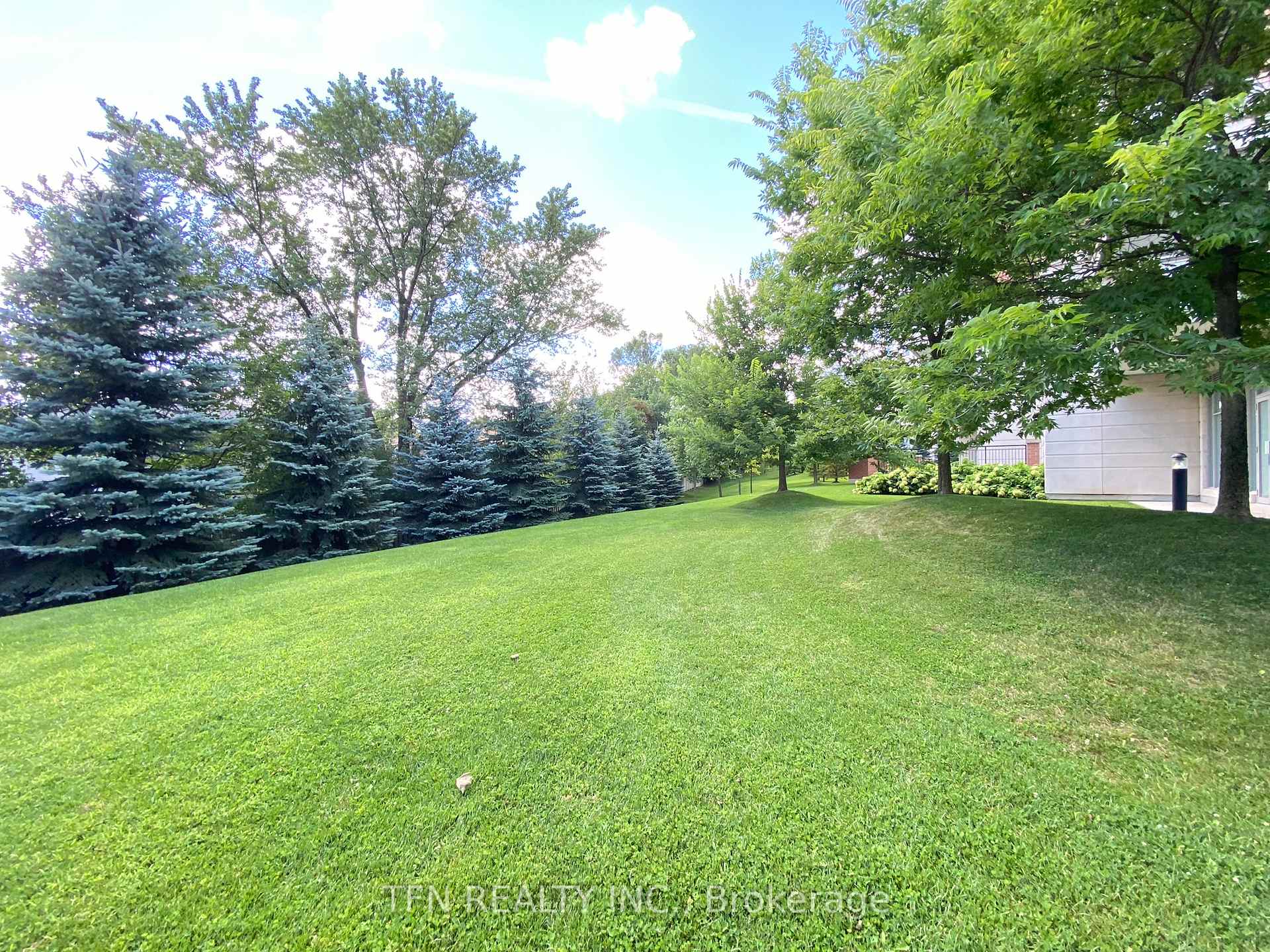 17 Ruddington Drive 103, Toronto Unit: 103