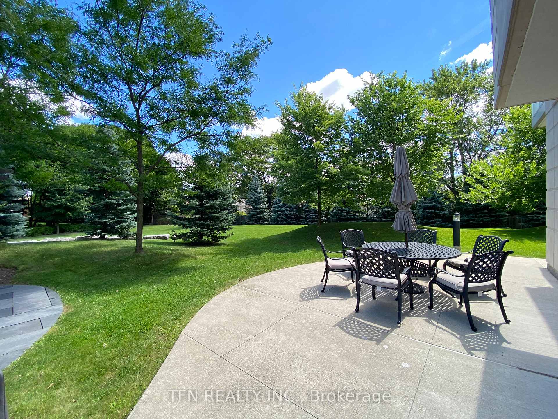17 Ruddington Drive 103, Toronto Unit: 103