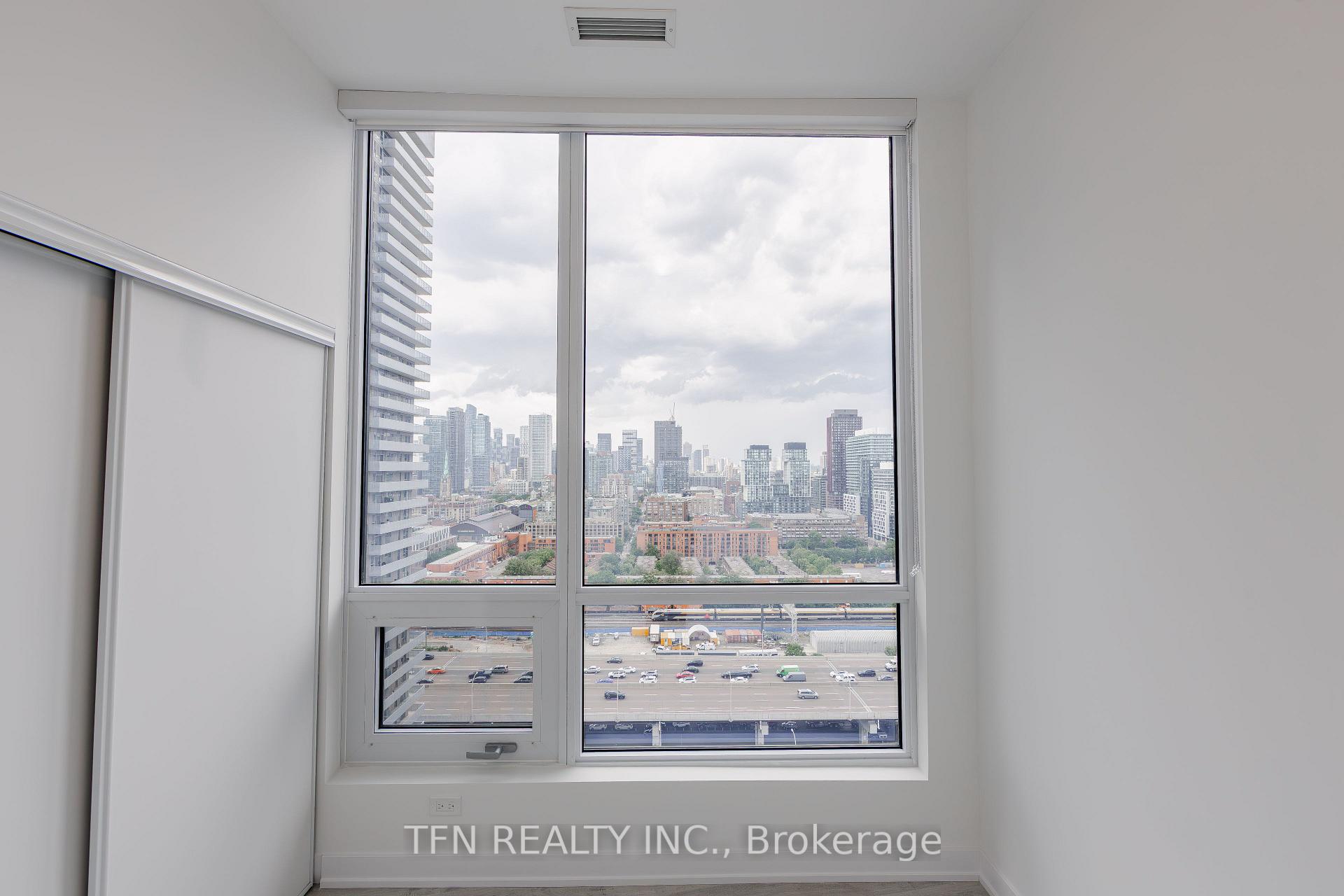 15 Richardson Street 2116, Toronto Unit: 2116