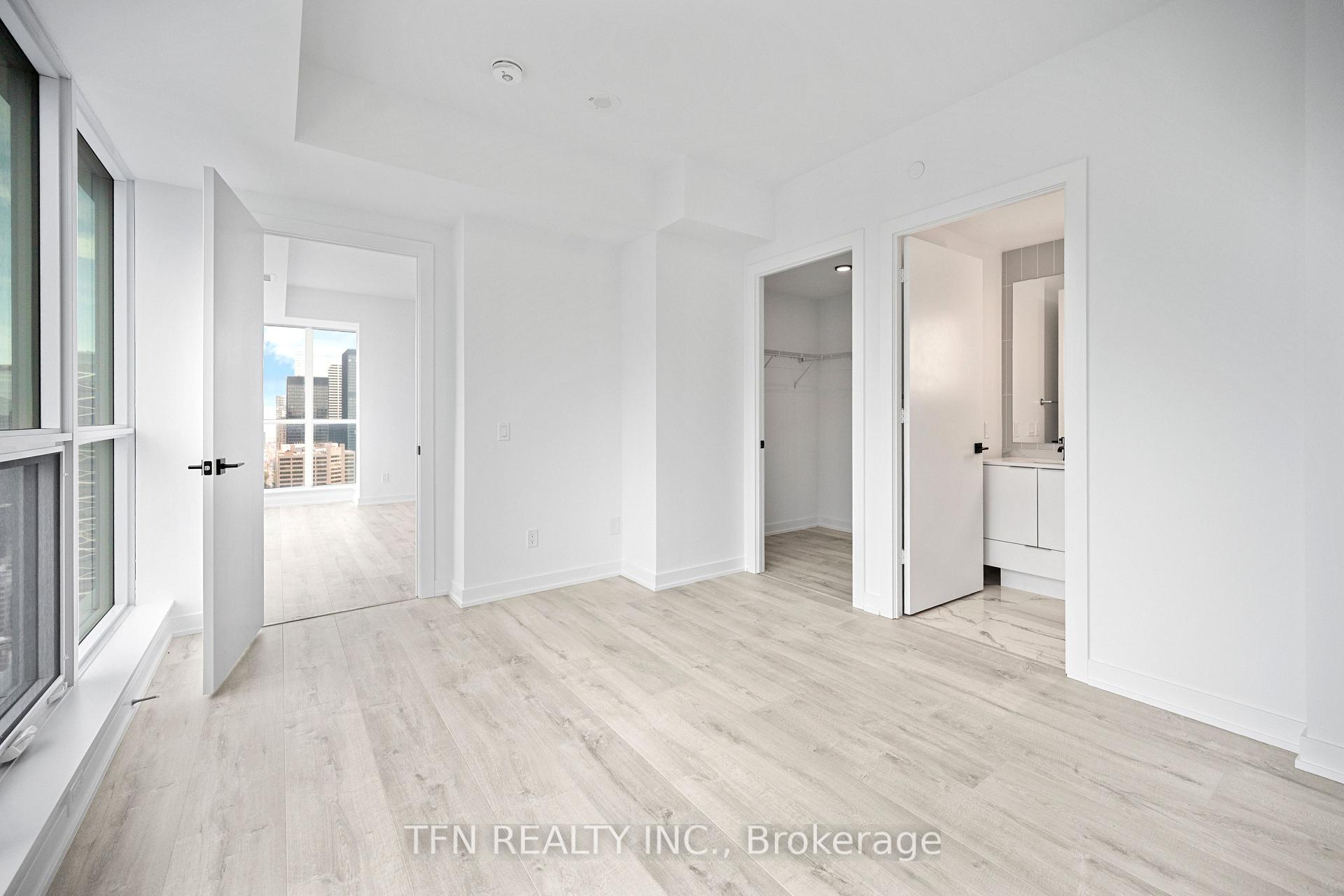 327 King Street W 4506, Toronto Unit: 4506