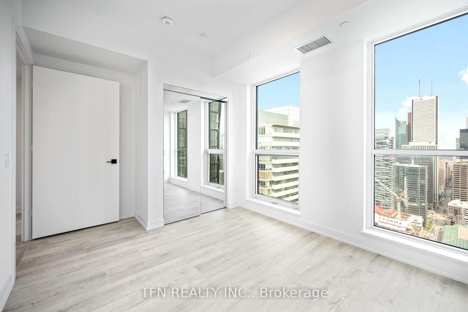 327 King Street W 4506, Toronto Unit: 4506