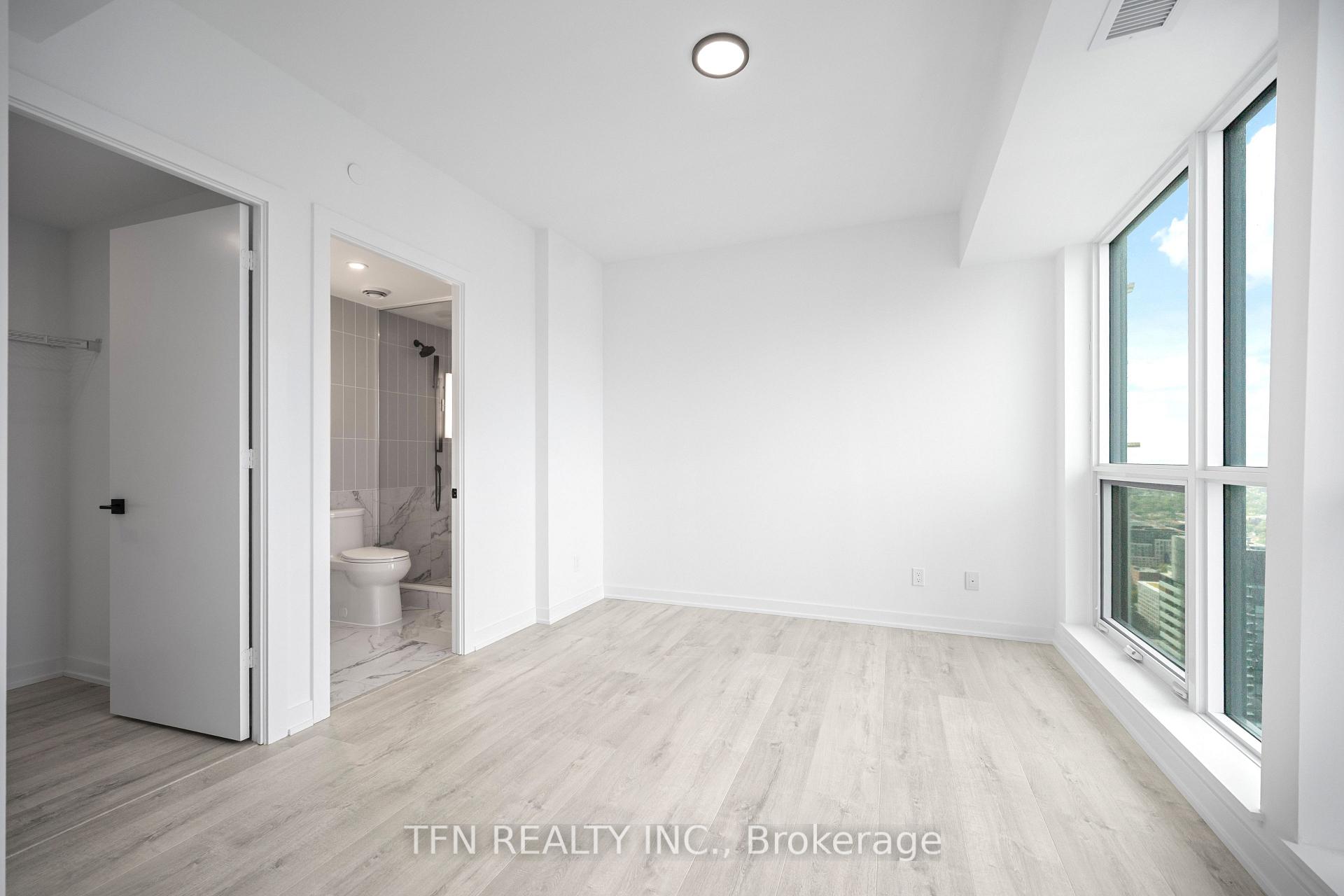 327 King Street W 4506, Toronto Unit: 4506