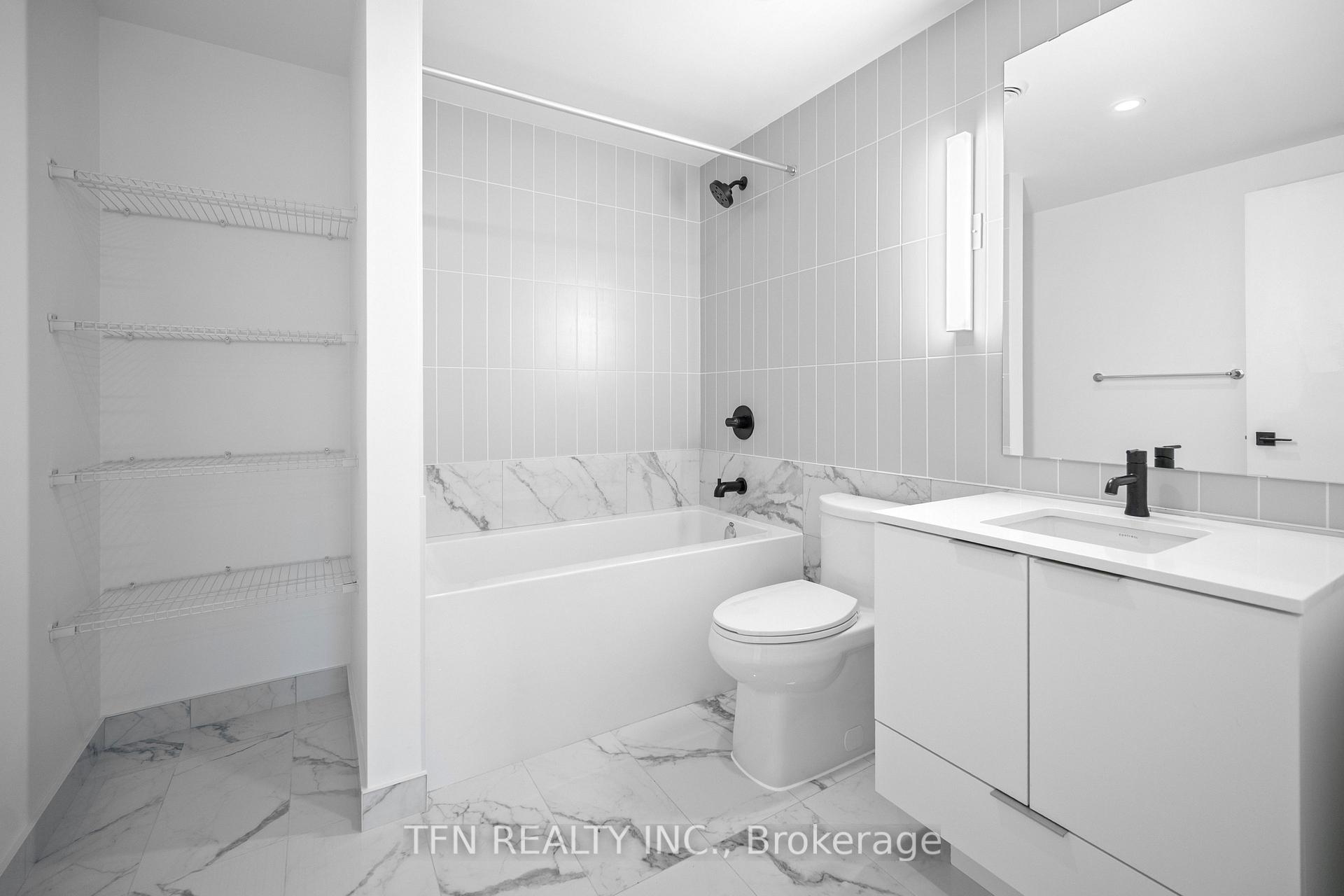 327 King Street W 4506, Toronto Unit: 4506