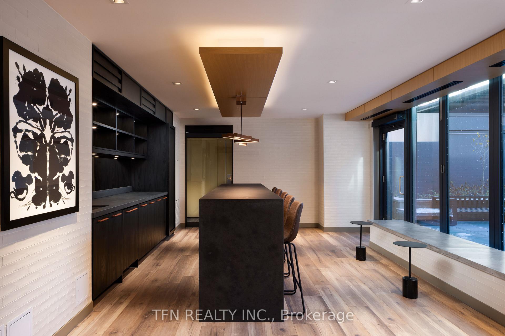327 King Street W 4506, Toronto Unit: 4506