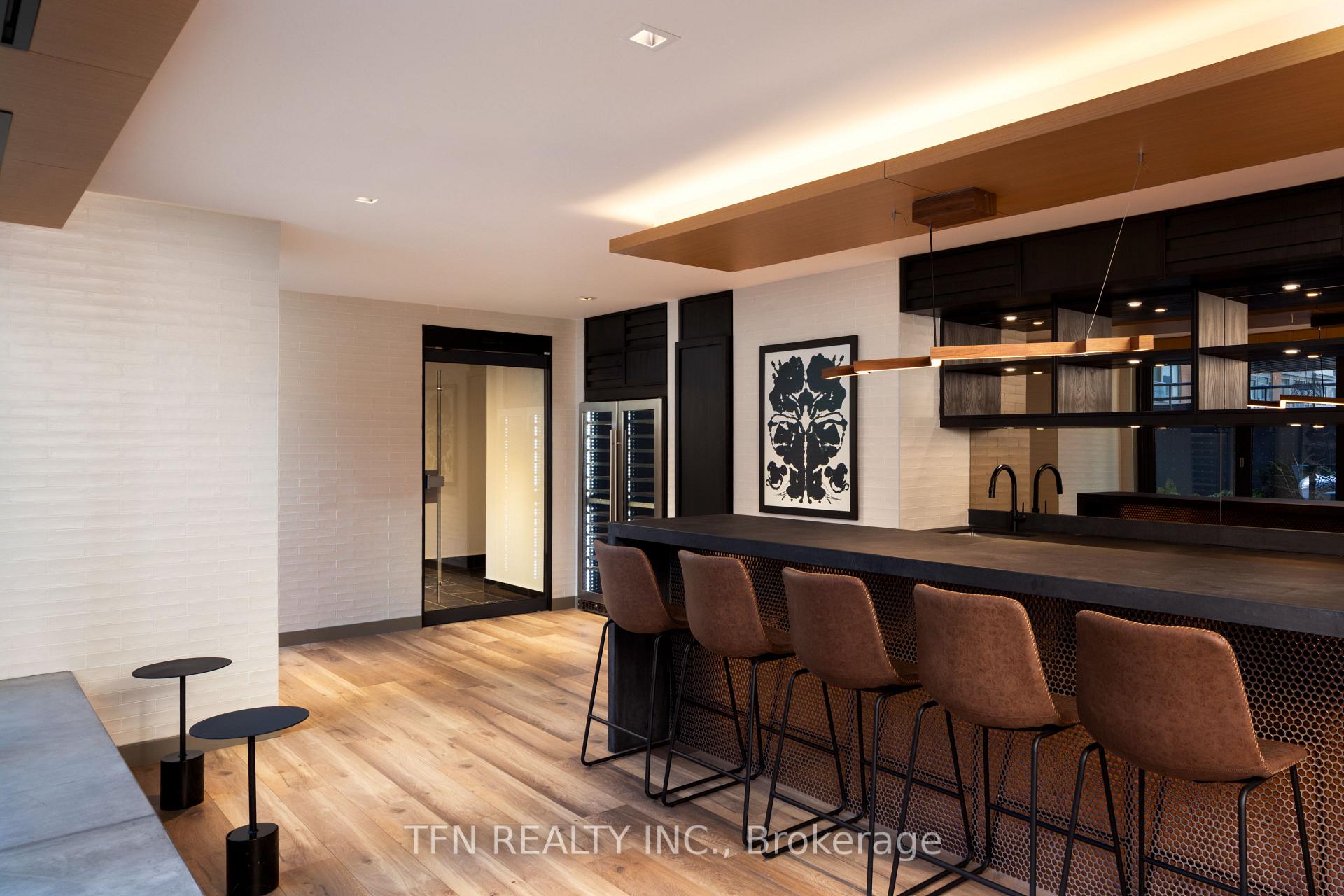 327 King Street W 4505, Toronto Unit: 4505