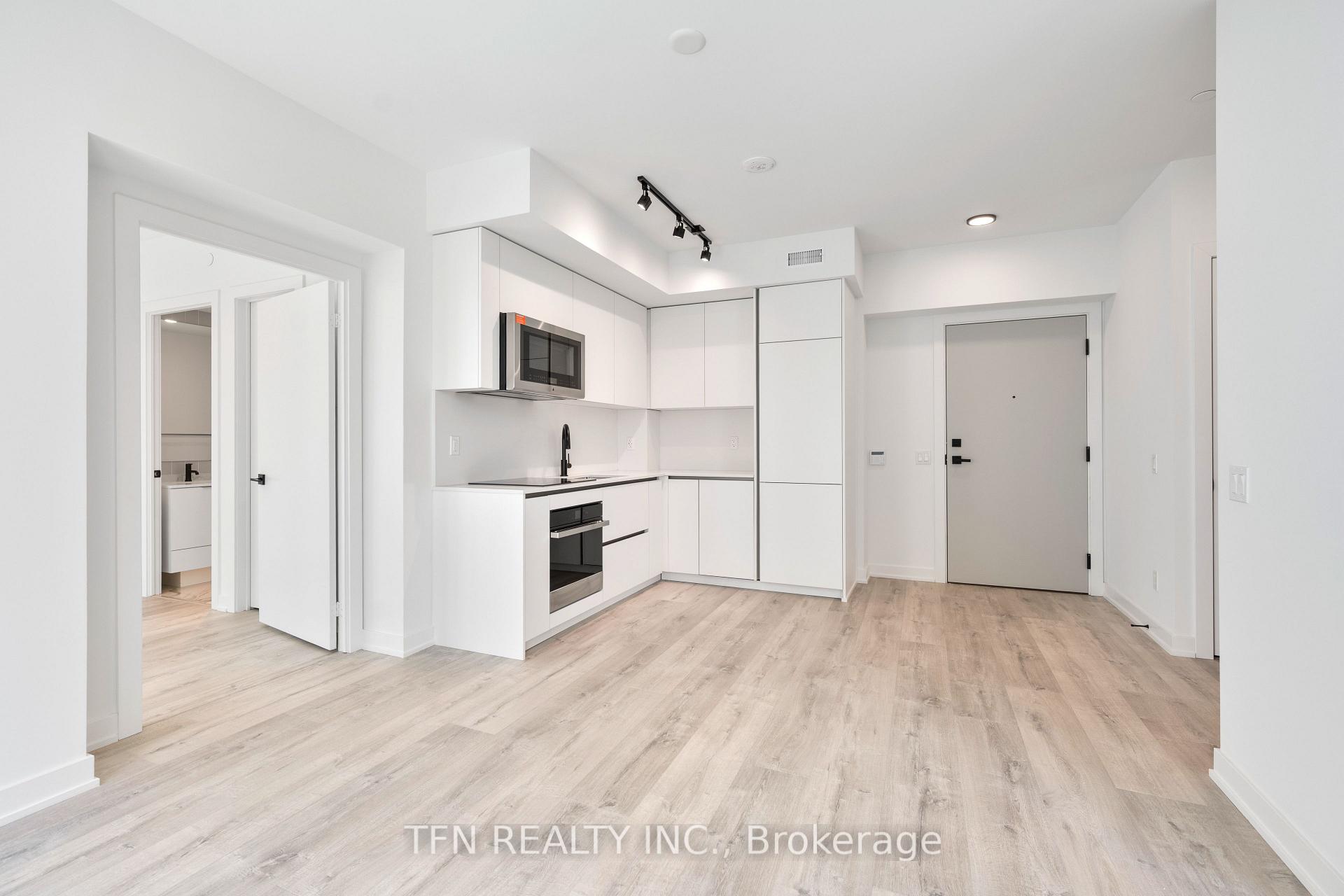 327 King Street W 4704, Toronto Unit: 4704