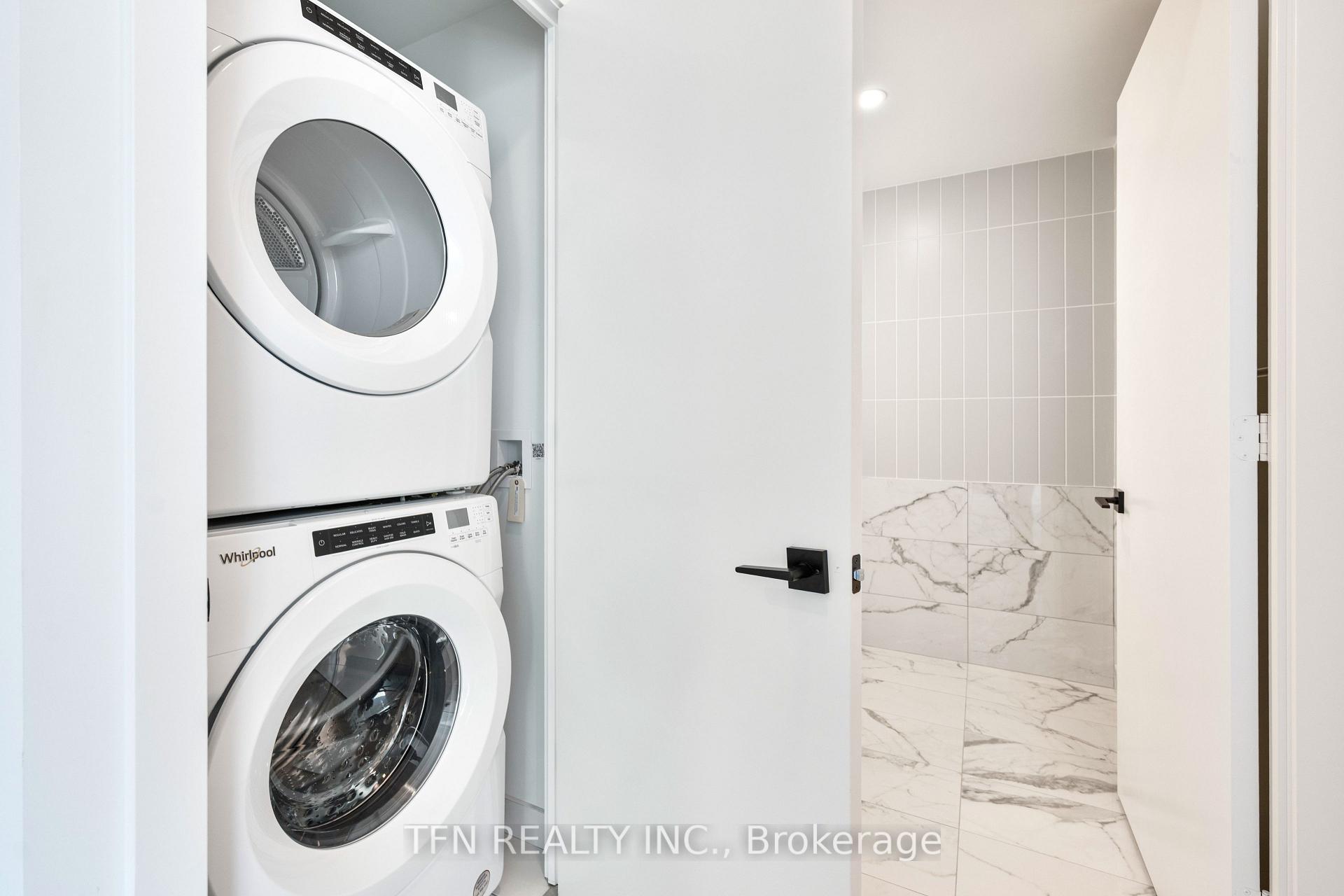 327 King Street W 4704, Toronto Unit: 4704