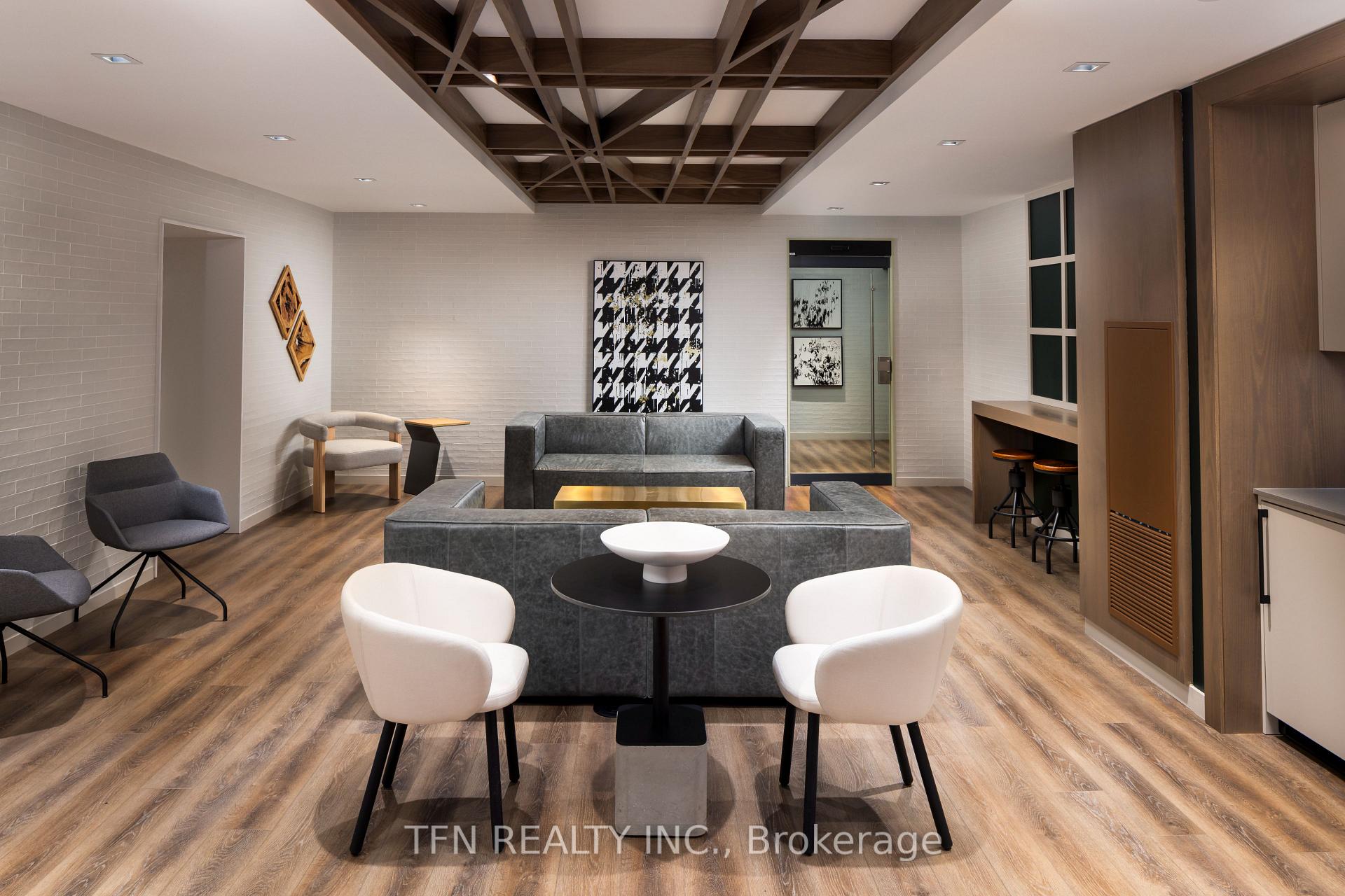 327 King Street W 4704, Toronto Unit: 4704