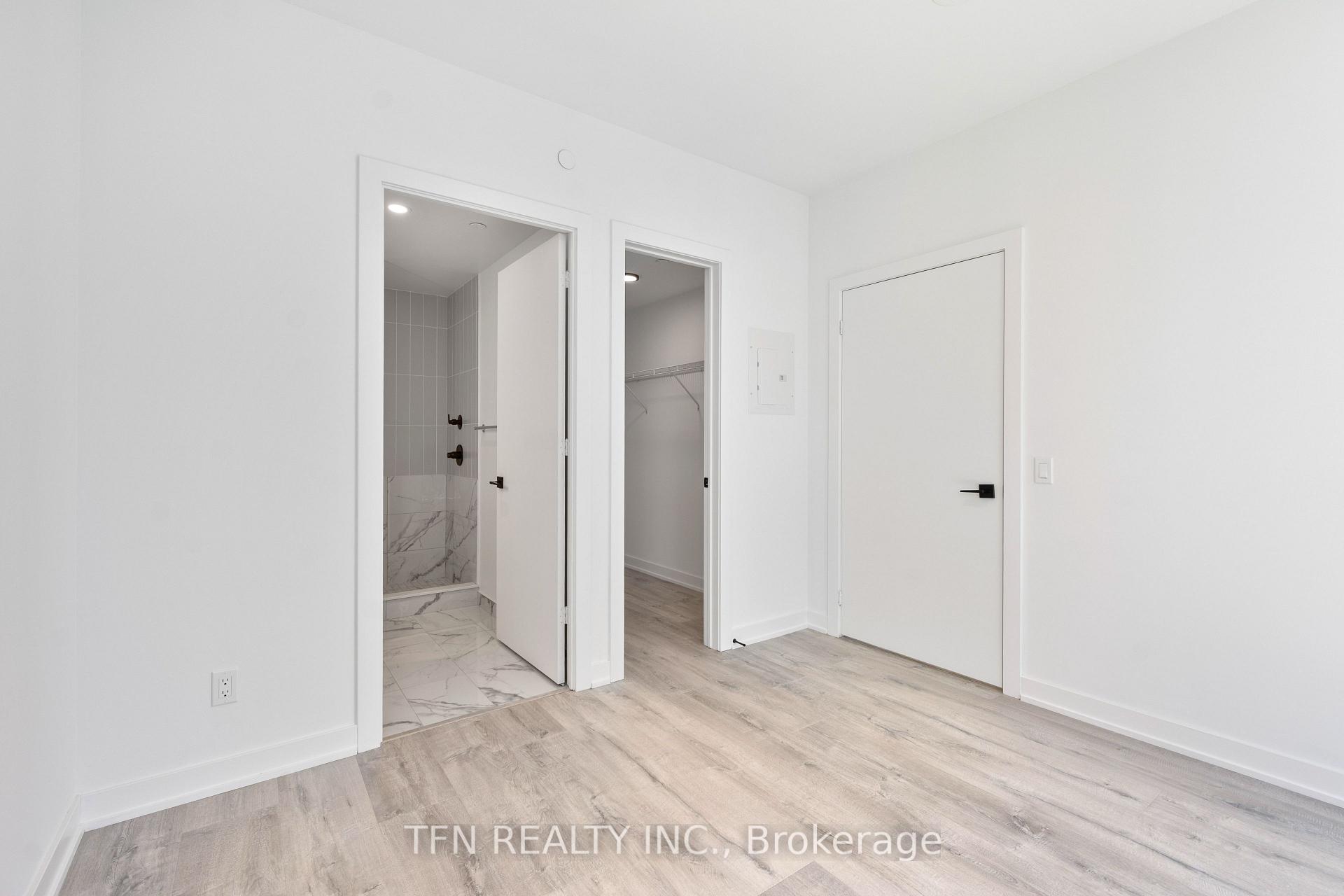 327 King Street W 4704, Toronto Unit: 4704