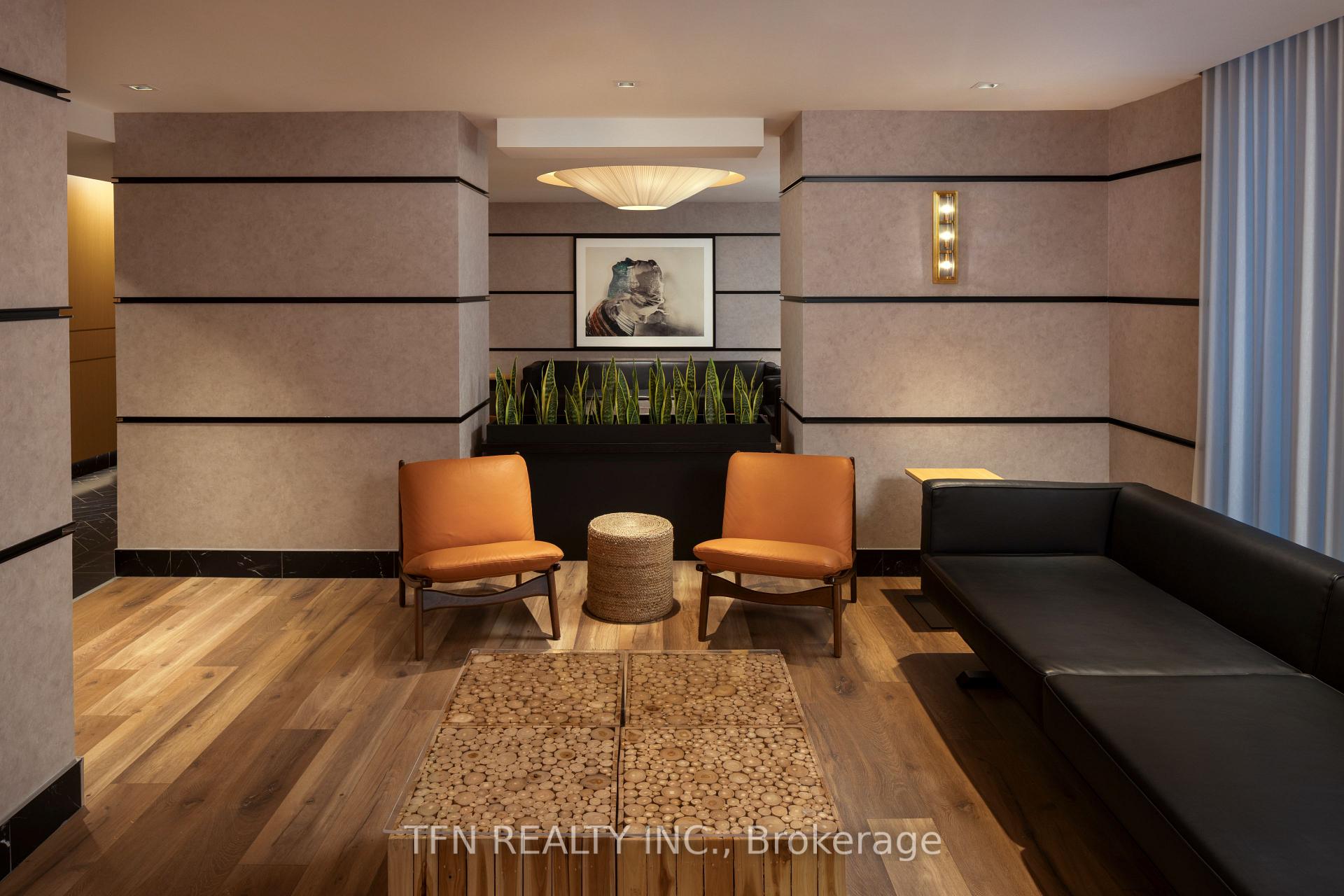 327 King Street W 4704, Toronto Unit: 4704