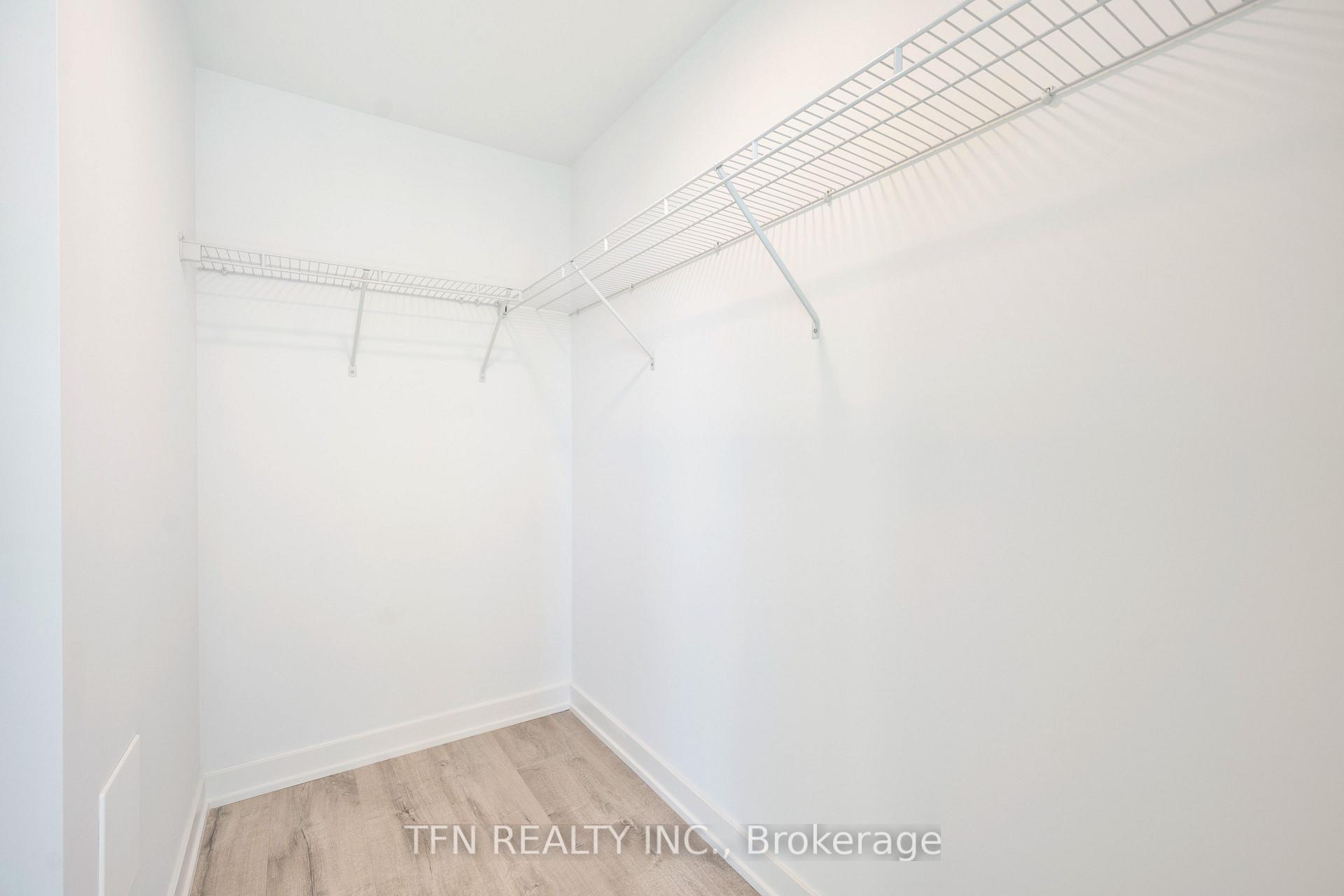 327 King Street W 4704, Toronto Unit: 4704