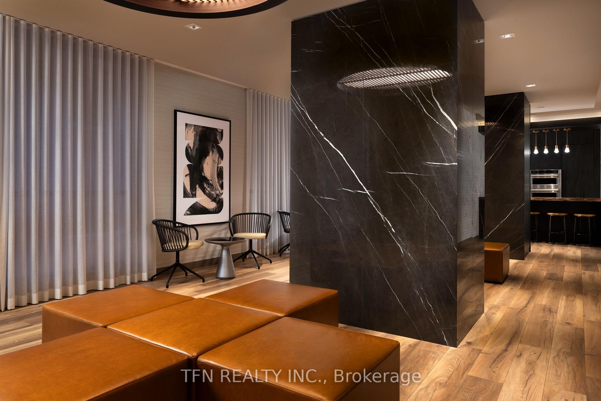 327 King Street W 4704, Toronto Unit: 4704