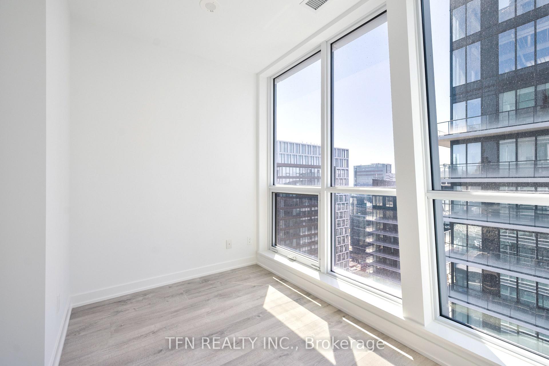 327 King Street W 4704, Toronto Unit: 4704